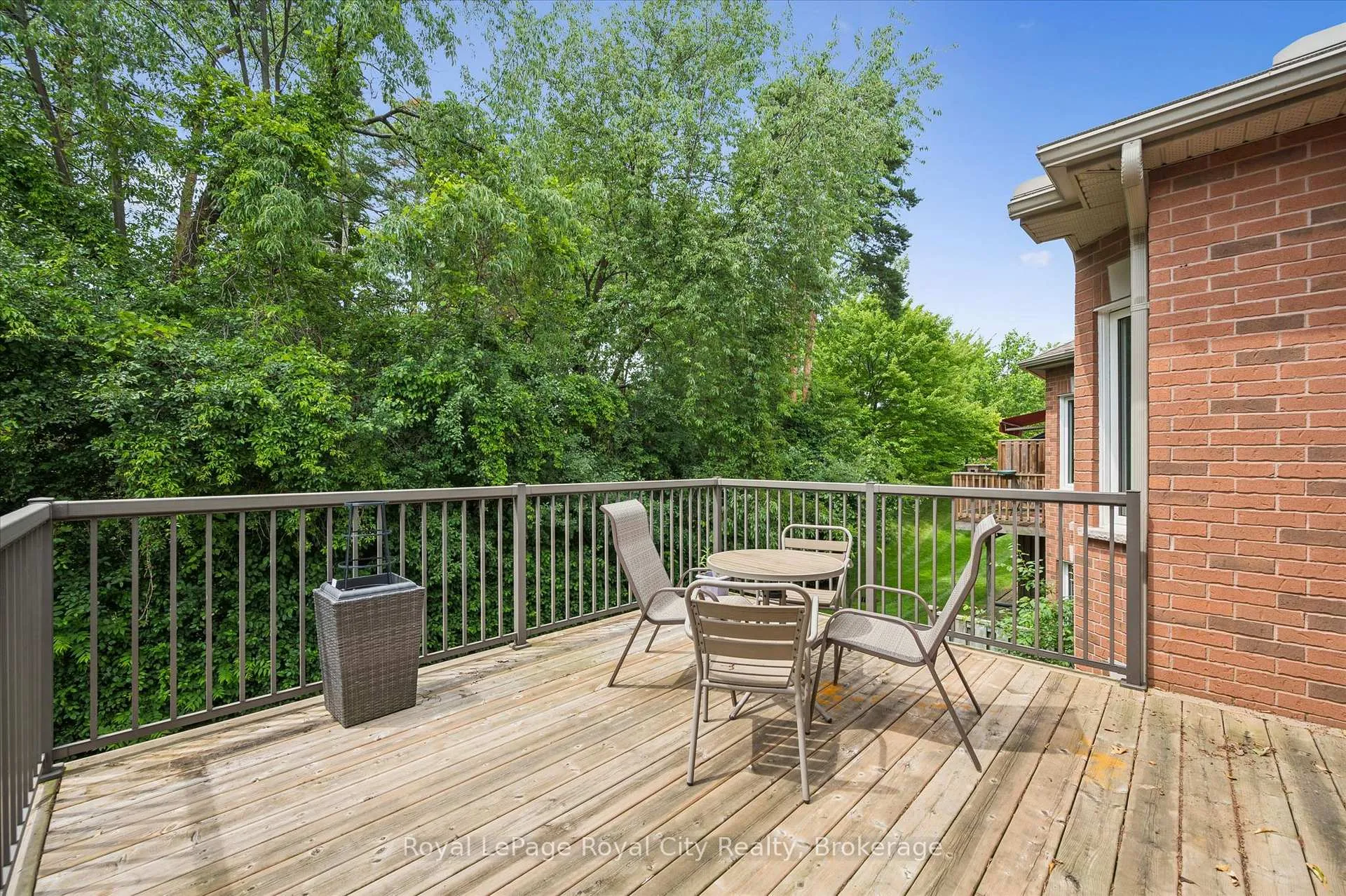 Photo 35 of 17 Fairway Lane, Guelph, Riverside Park — HOMEH