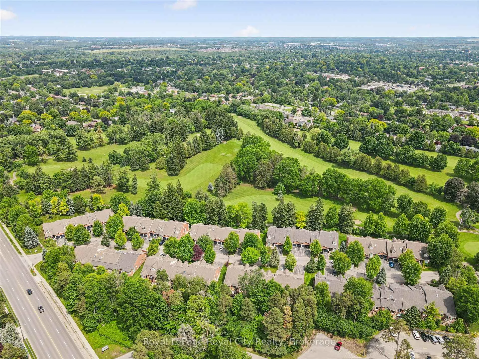 Photo 42 of 17 Fairway Lane, Guelph, Riverside Park — HOMEH