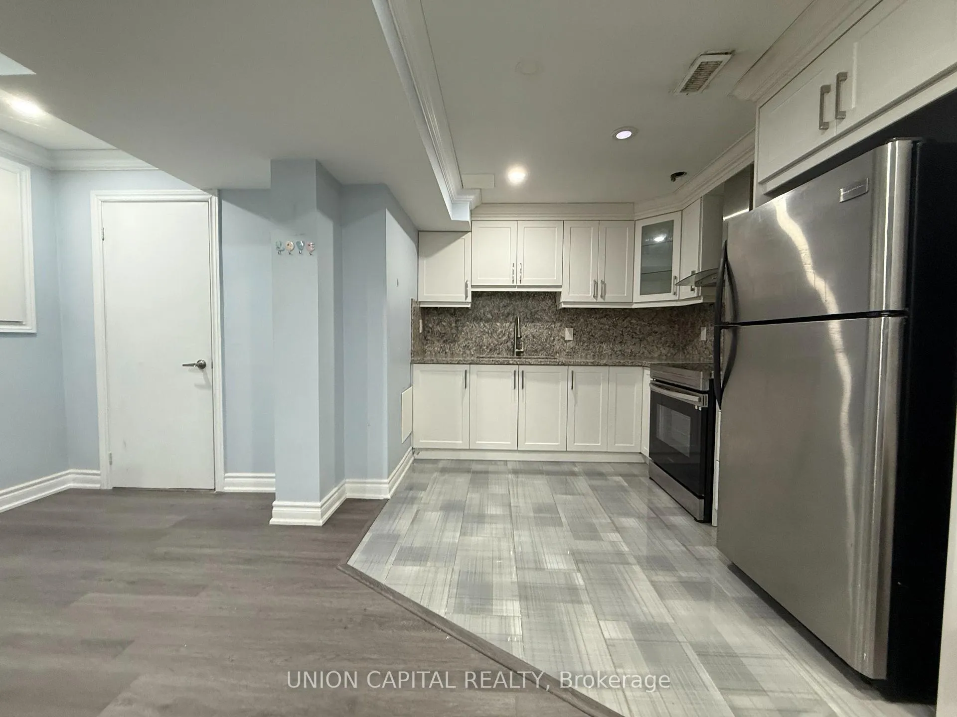 Photo 3 of 114 Timbers Circle, Markham, Milliken Mills East — HOMEH