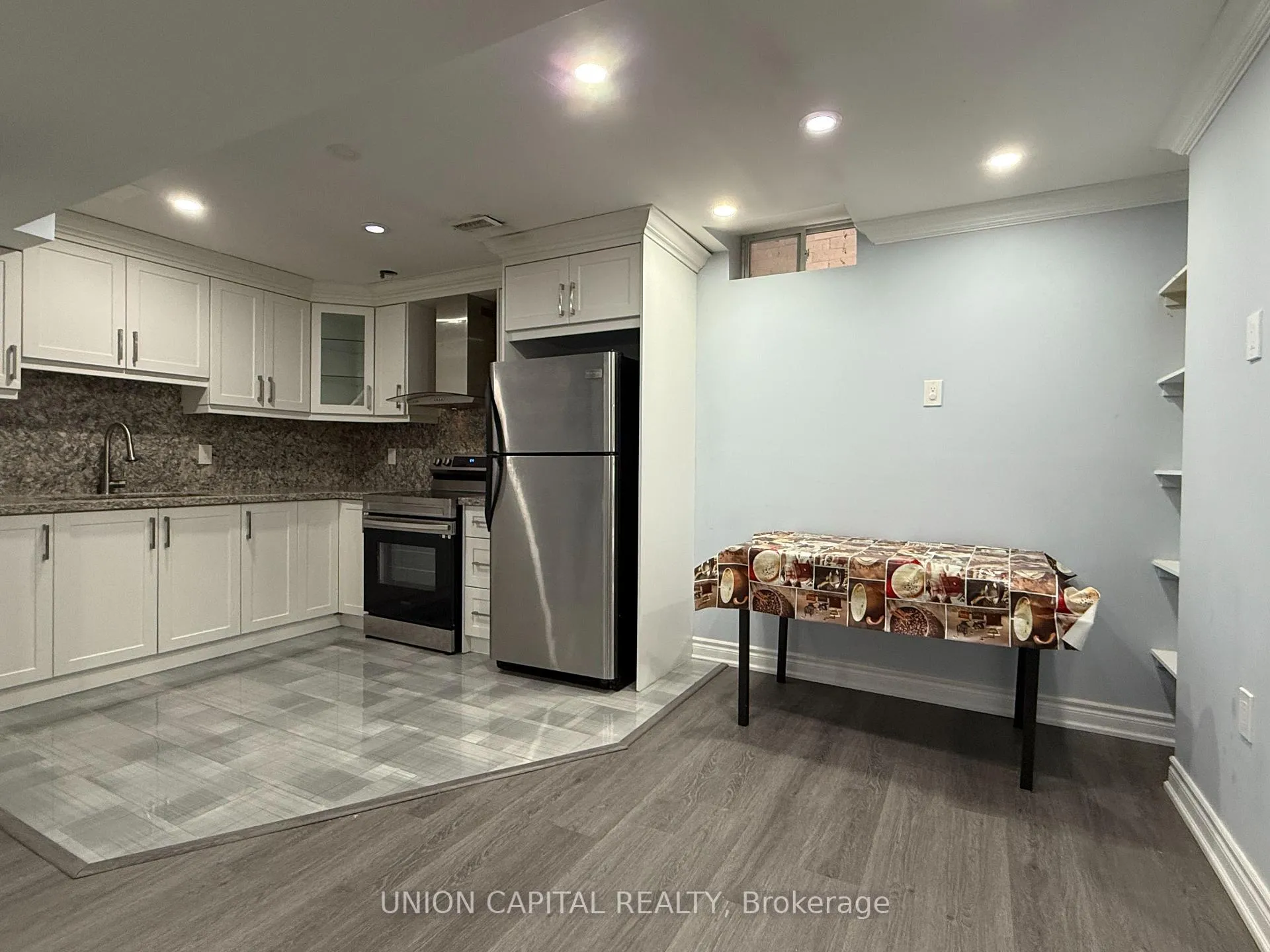 Photo 4 of 114 Timbers Circle, Markham, Milliken Mills East — HOMEH