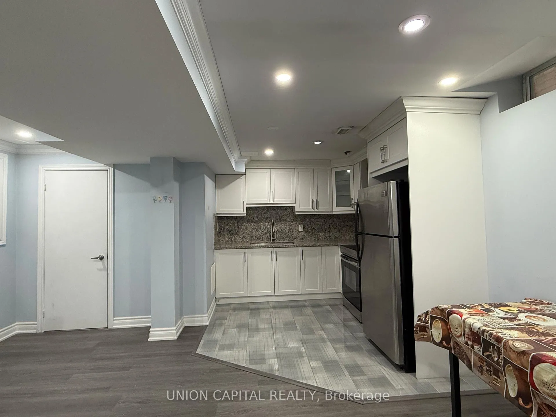 Photo 5 of 114 Timbers Circle, Markham, Milliken Mills East — HOMEH