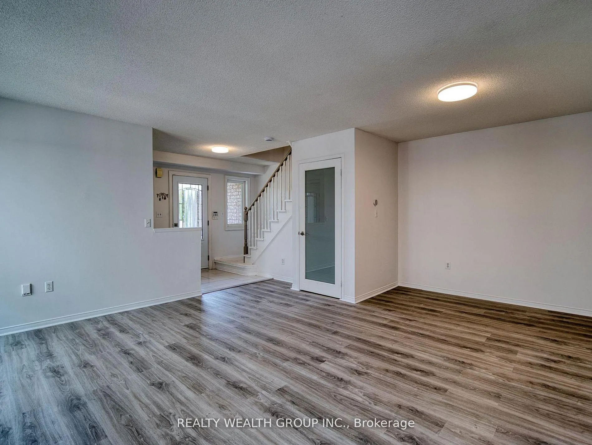 Photo 7 of 11 Birchcliffe Drive, Brampton, Heart Lake East — HOMEH