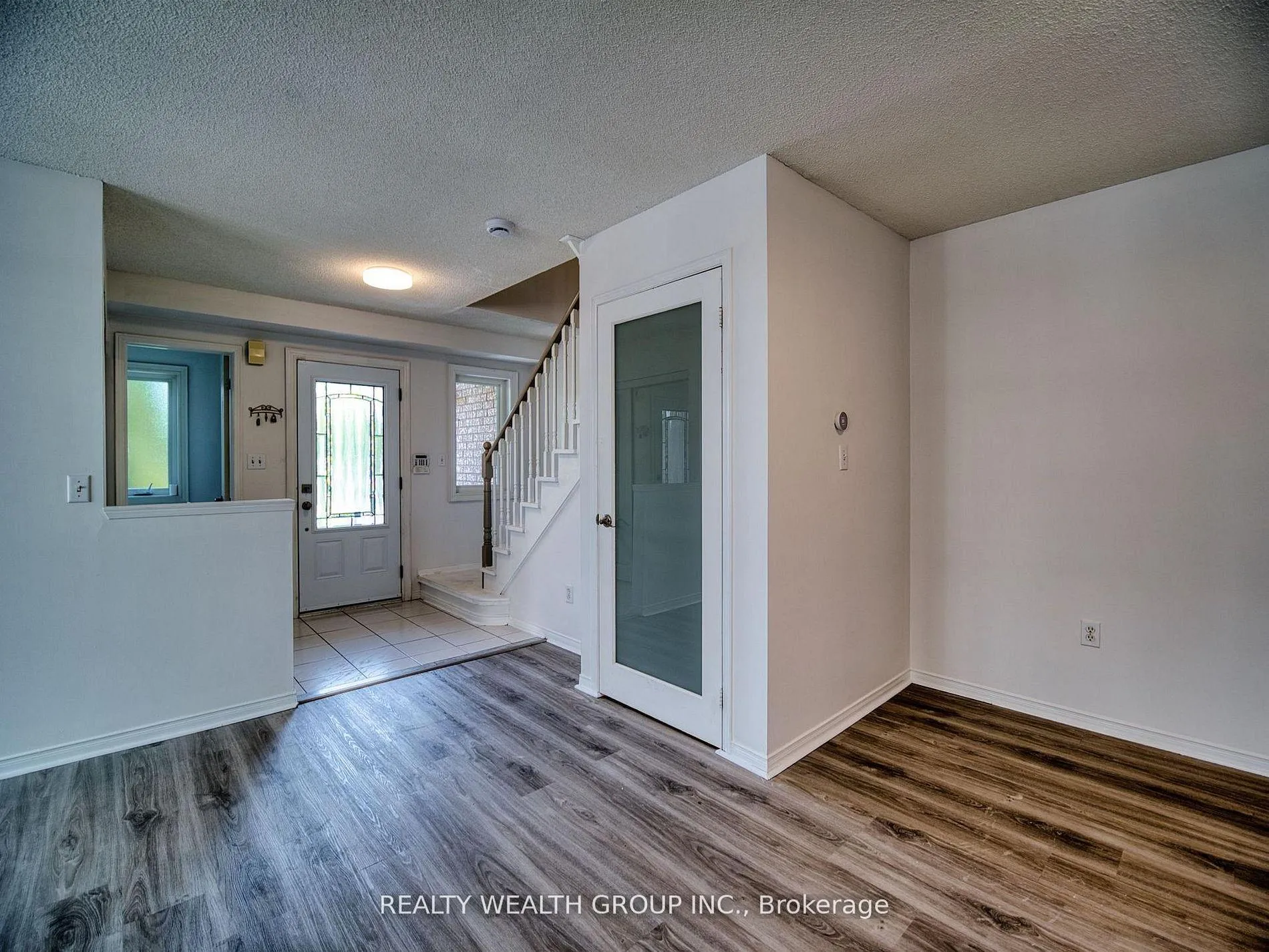 Photo 9 of 11 Birchcliffe Drive, Brampton, Heart Lake East — HOMEH