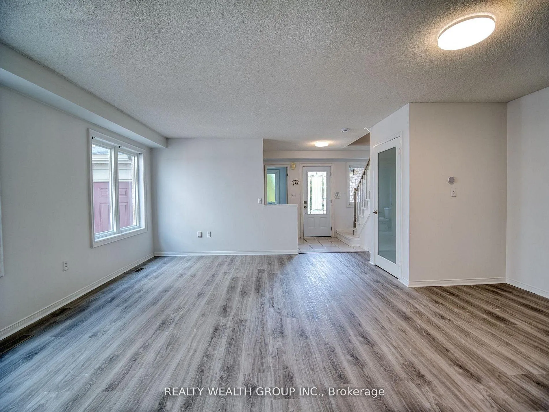 Photo 12 of 11 Birchcliffe Drive, Brampton, Heart Lake East — HOMEH