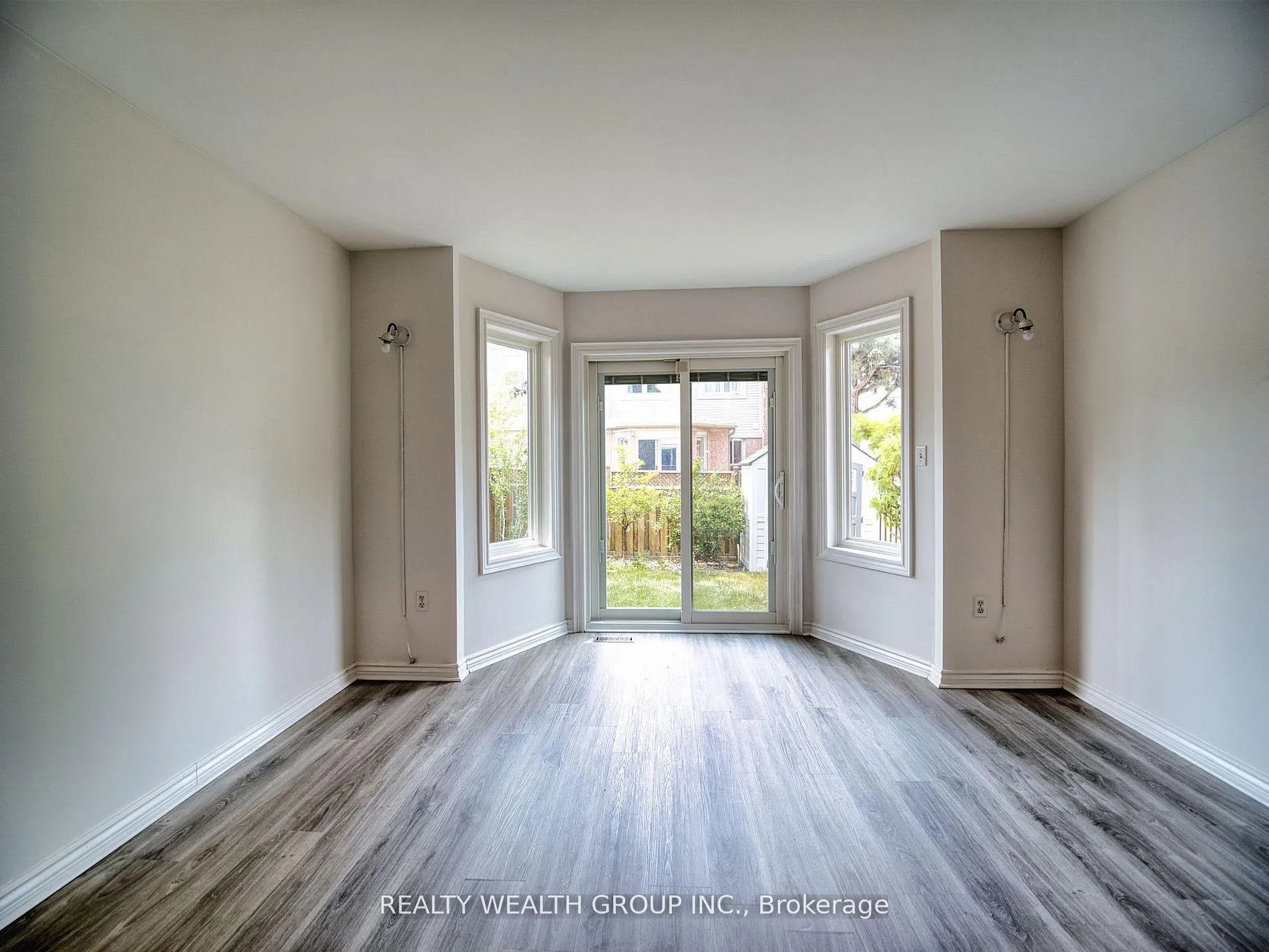 Photo 19 of 11 Birchcliffe Drive, Brampton, Heart Lake East — HOMEH