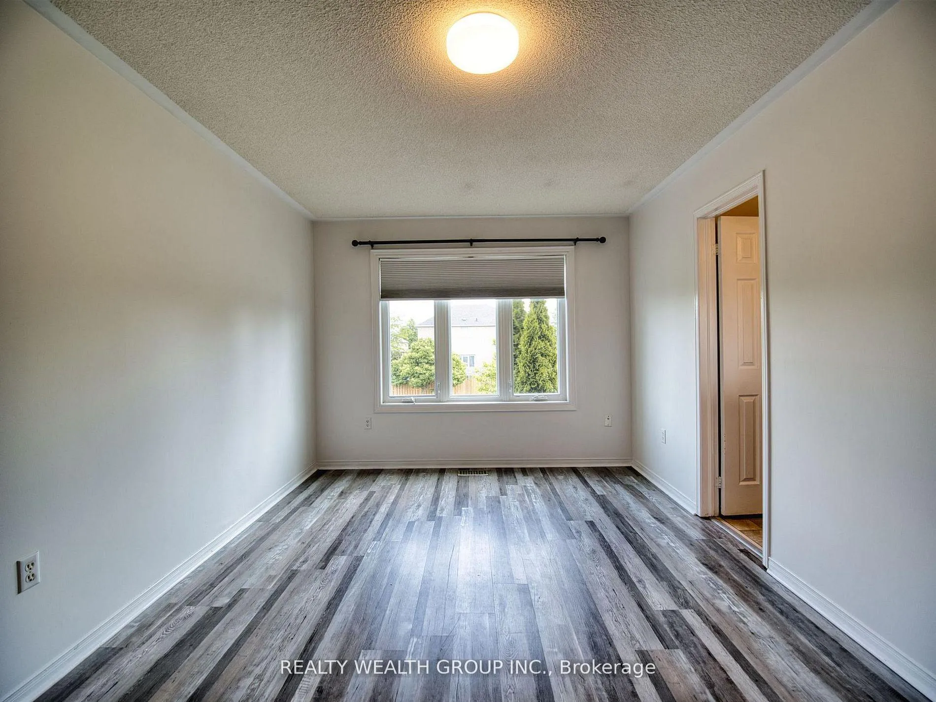 Photo 23 of 11 Birchcliffe Drive, Brampton, Heart Lake East — HOMEH