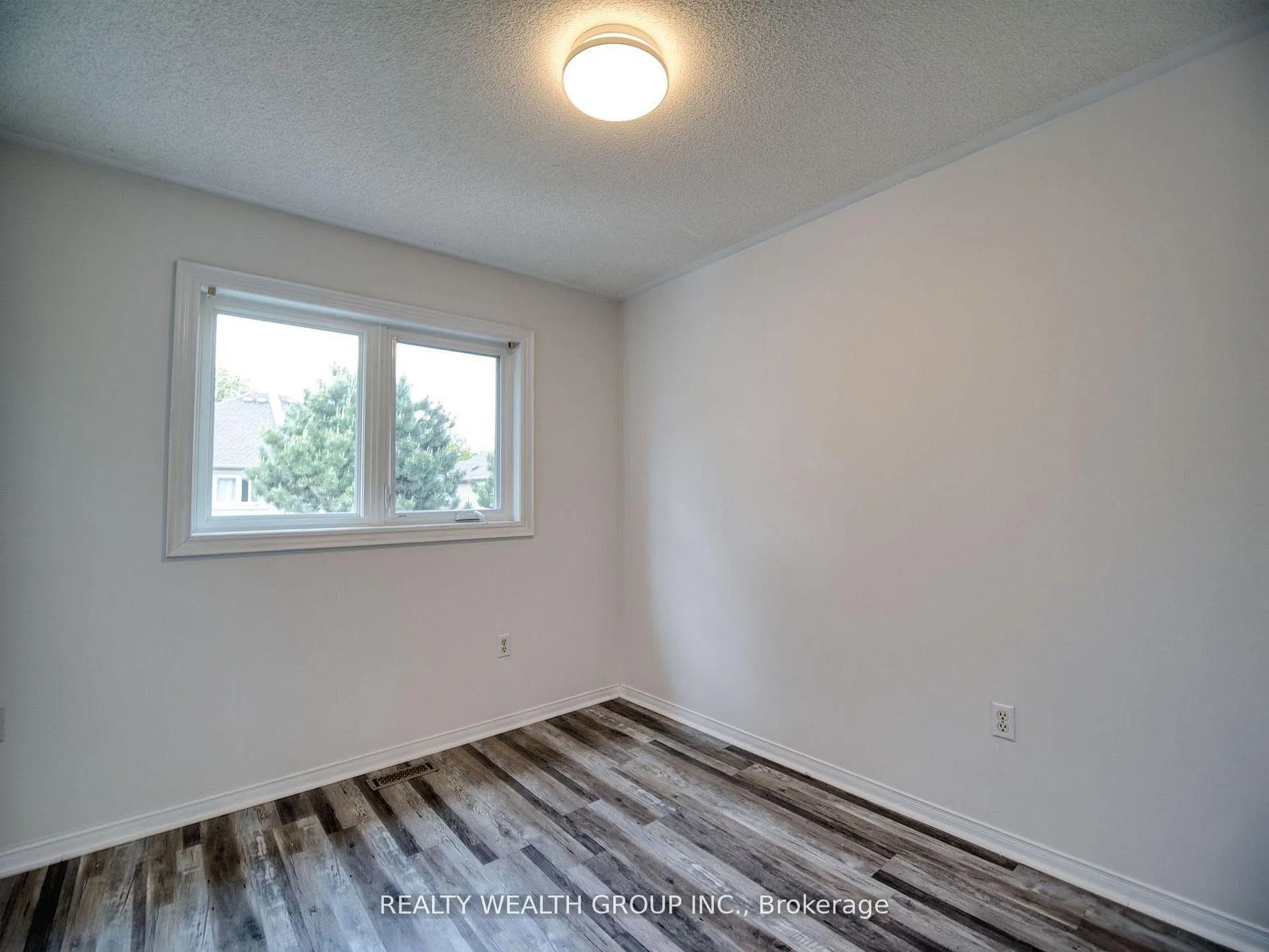 Photo 29 of 11 Birchcliffe Drive, Brampton, Heart Lake East — HOMEH