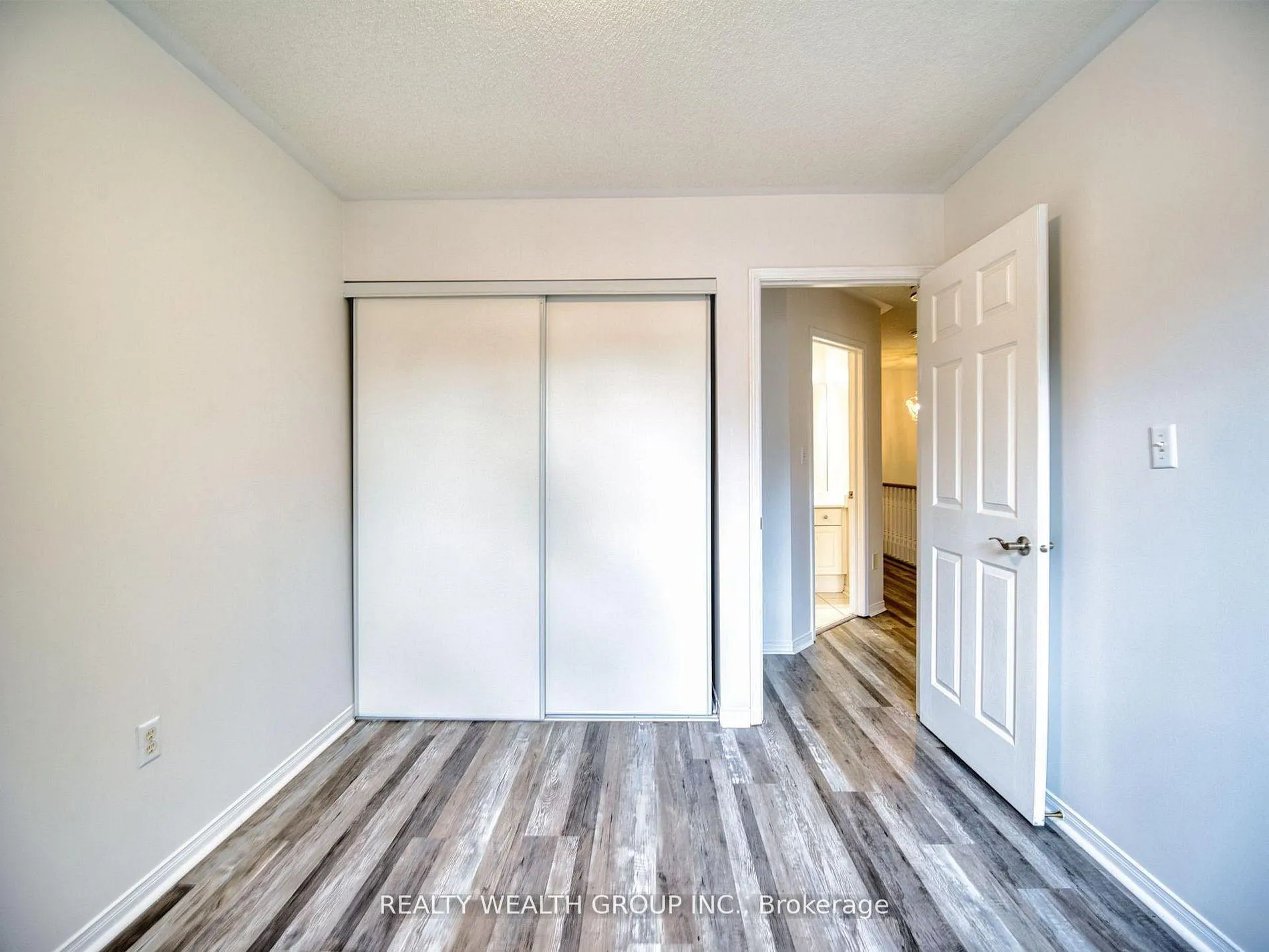 Photo 33 of 11 Birchcliffe Drive, Brampton, Heart Lake East — HOMEH