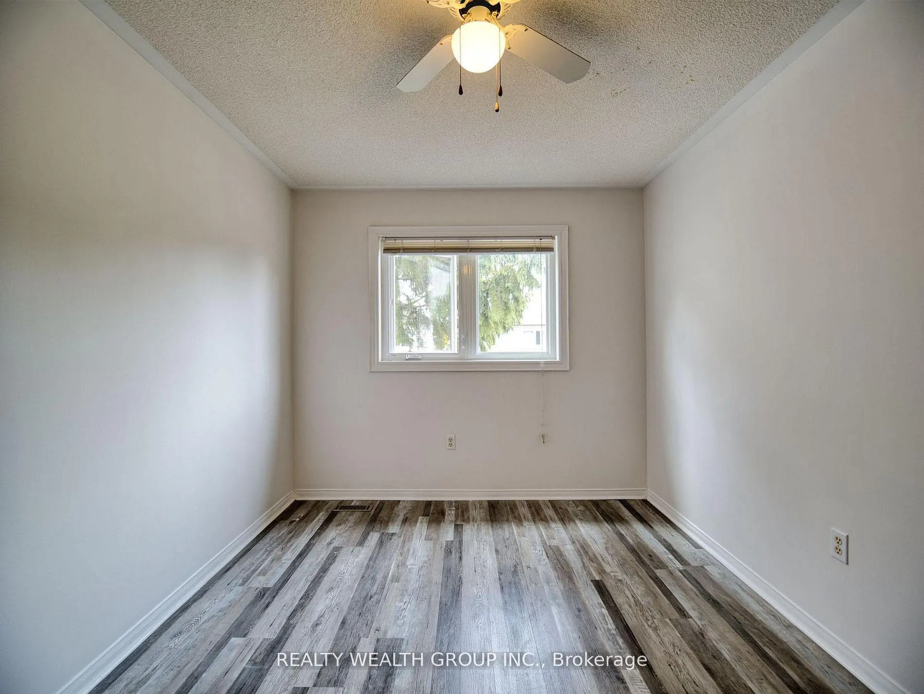 Photo 38 of 11 Birchcliffe Drive, Brampton, Heart Lake East — HOMEH