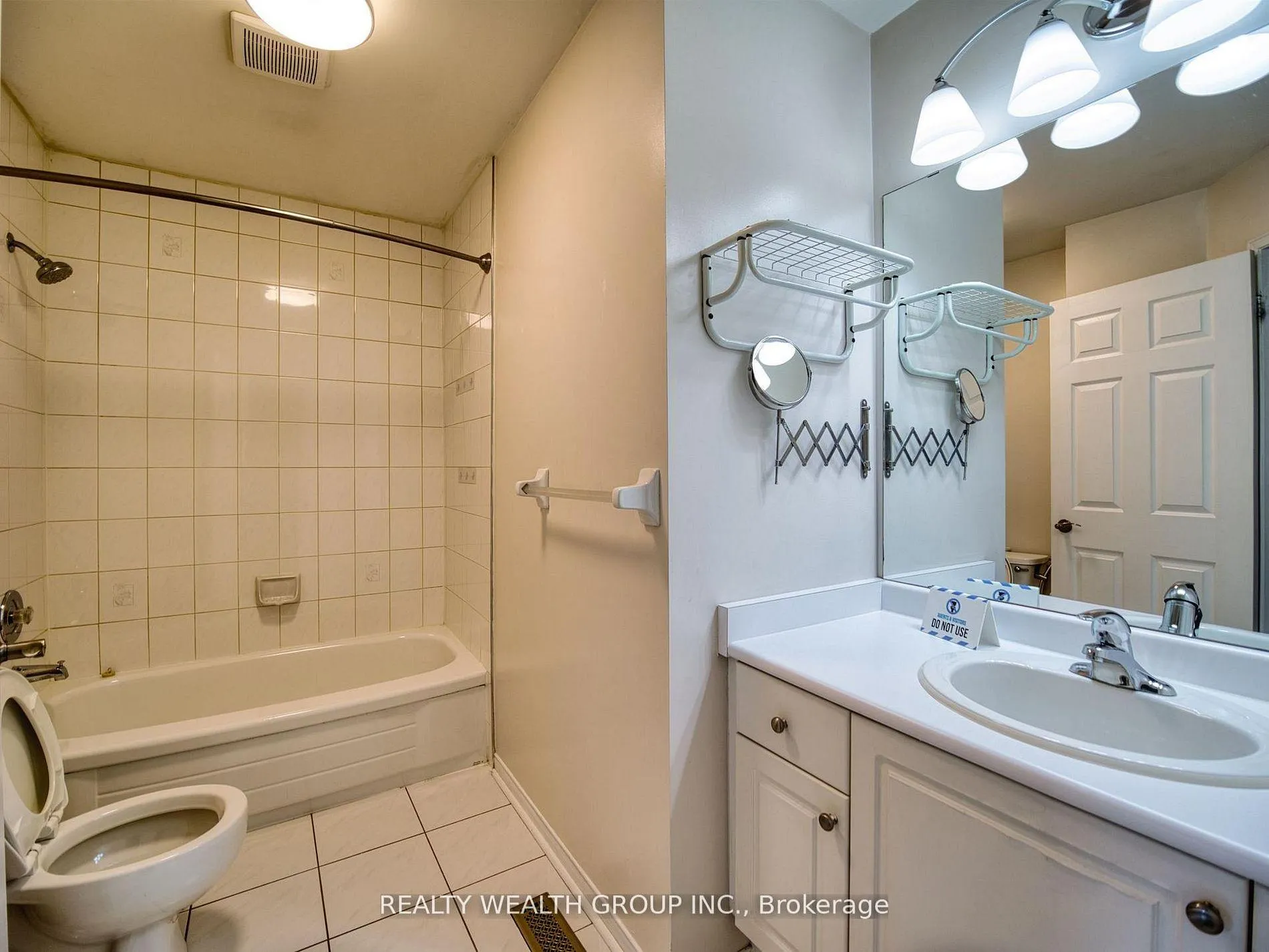 Photo 39 of 11 Birchcliffe Drive, Brampton, Heart Lake East — HOMEH