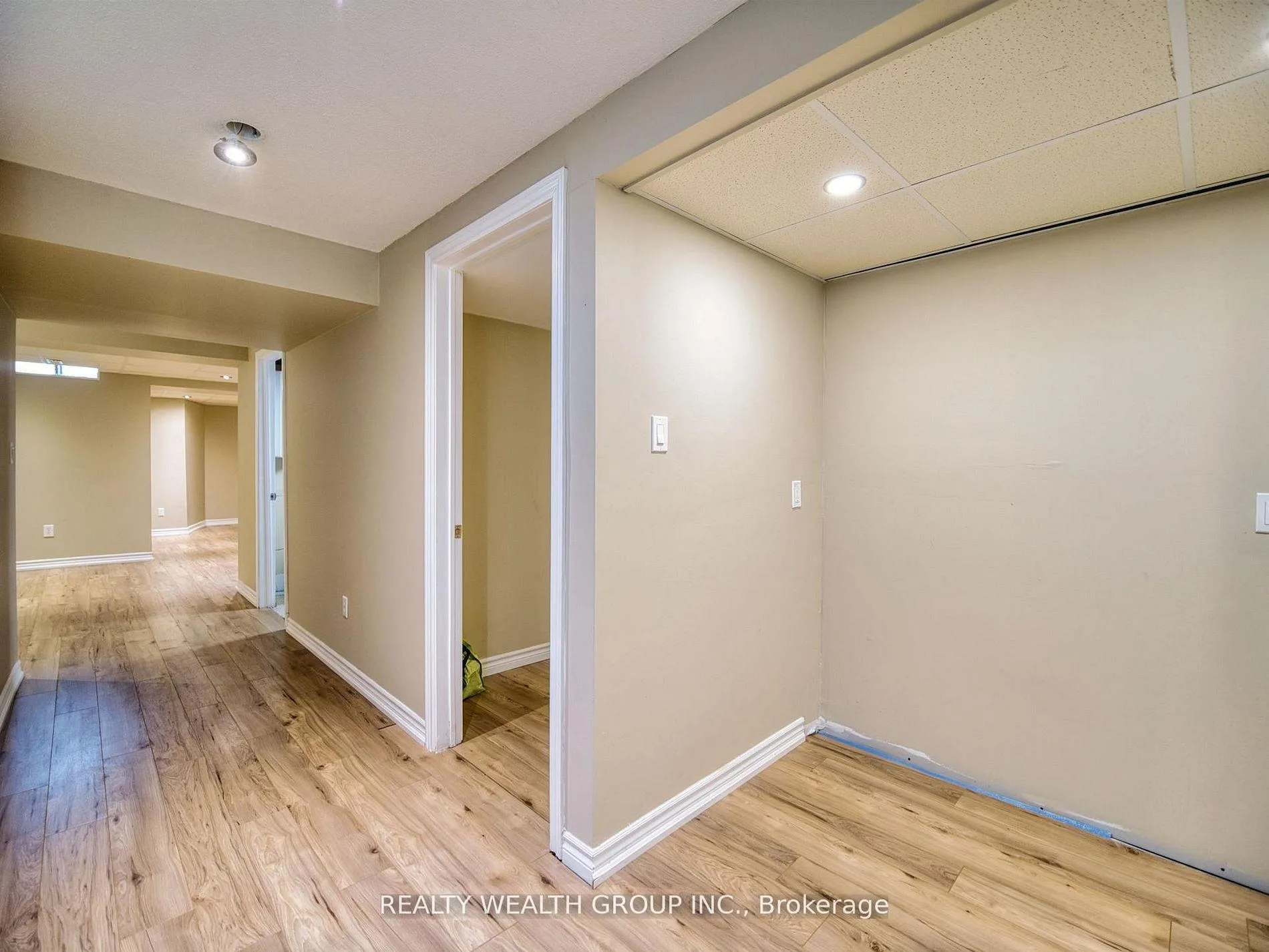 Photo 40 of 11 Birchcliffe Drive, Brampton, Heart Lake East — HOMEH