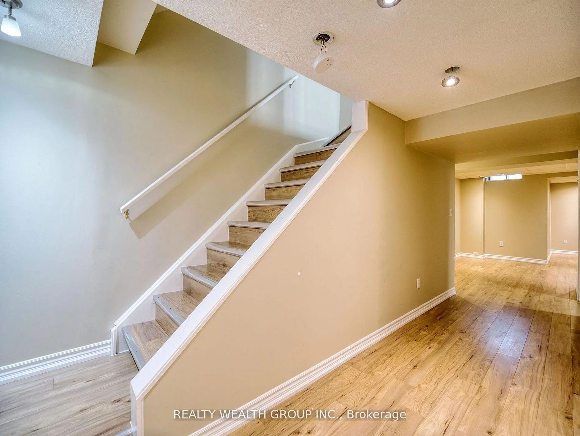 Photo 41 of 11 Birchcliffe Drive, Brampton, Heart Lake East — HOMEH