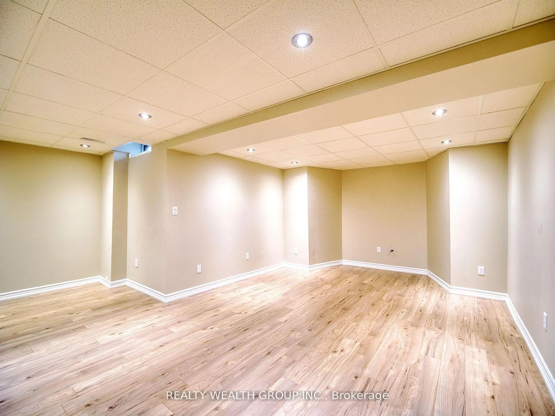Photo 45 of 11 Birchcliffe Drive, Brampton, Heart Lake East — HOMEH