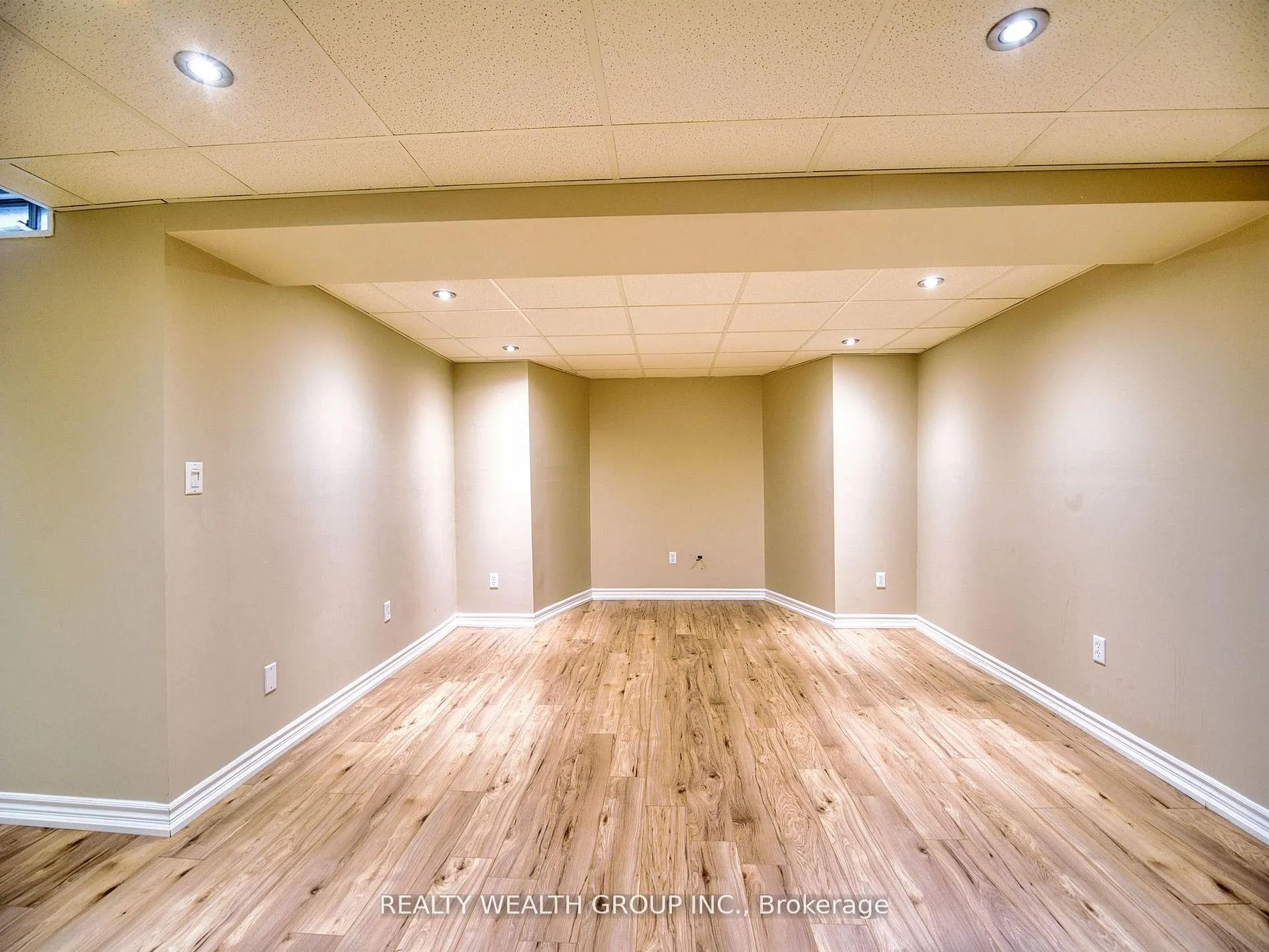 Photo 47 of 11 Birchcliffe Drive, Brampton, Heart Lake East — HOMEH