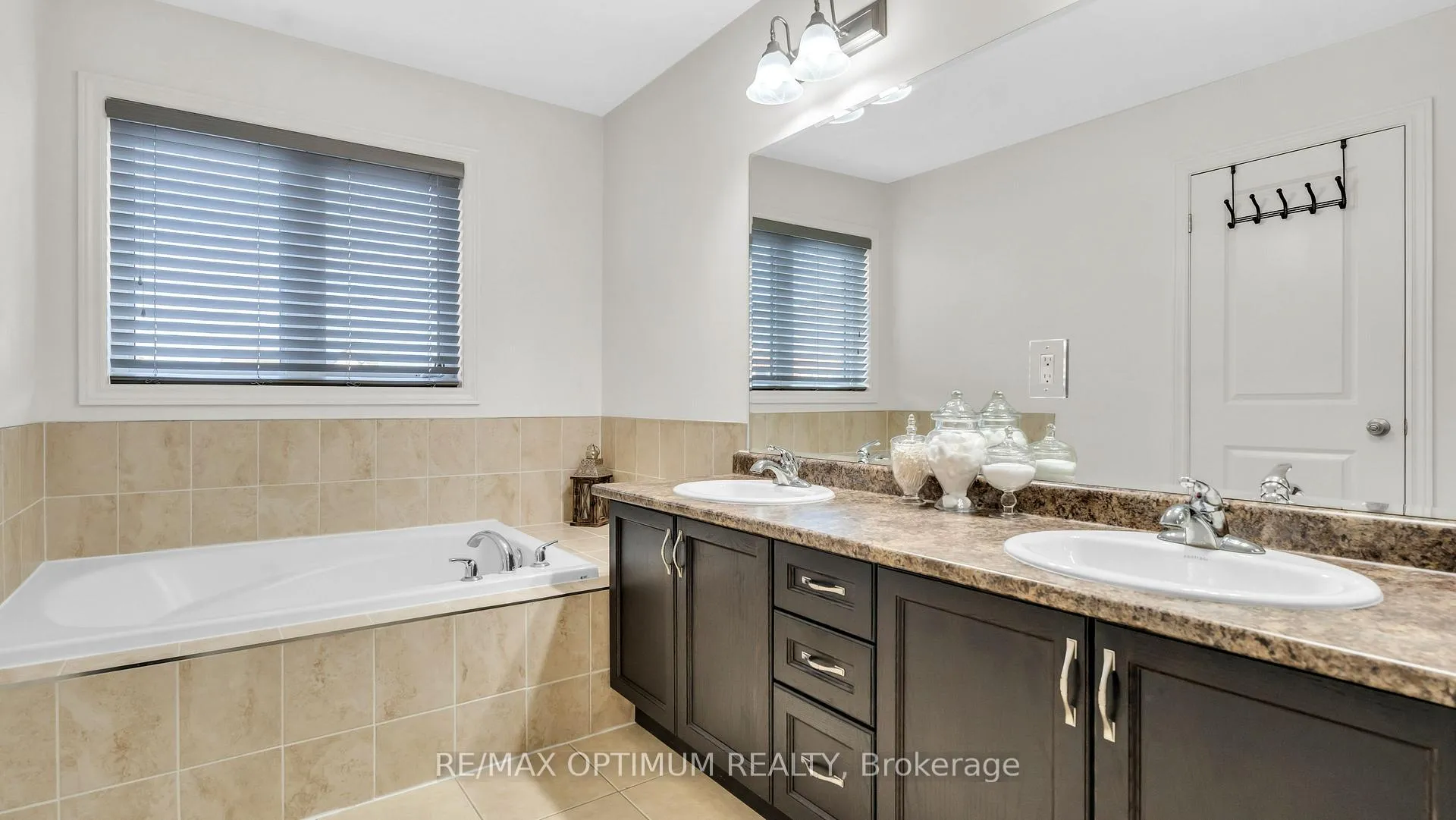 Photo 23 of 34 Pennycross Crescent, Brampton, Northwest Brampton — HOMEH