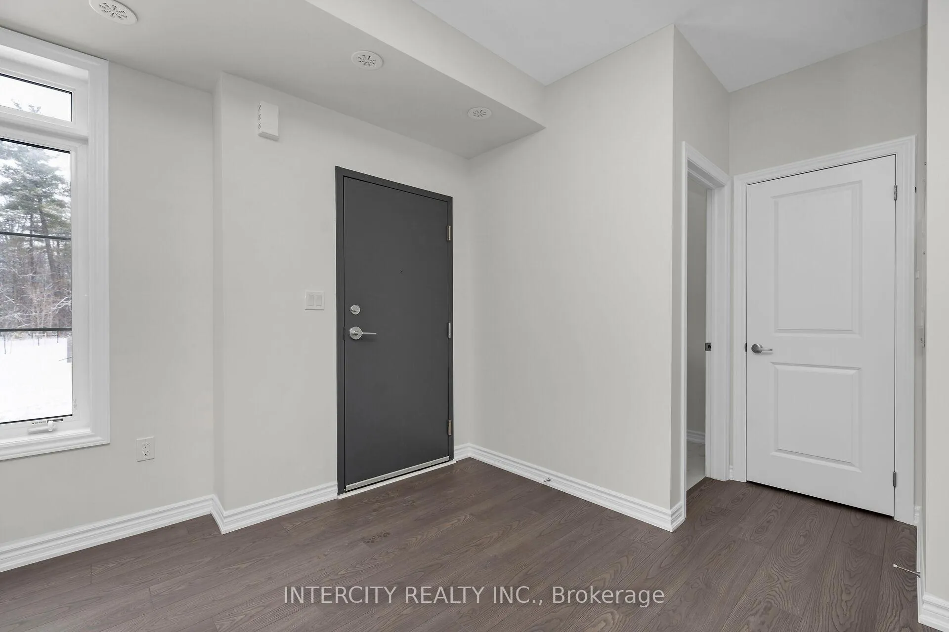 Photo 2 of Unit 40Z, 12 Savvy Lane, Caledon, Rural Caledon — HOMEH