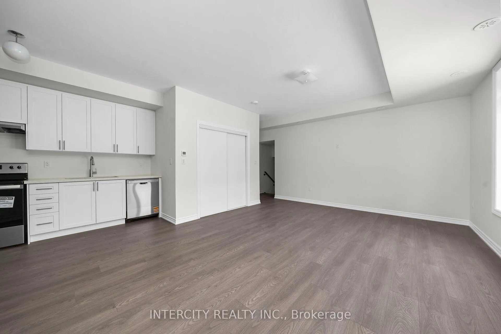 Photo 3 of Unit 40Z, 12 Savvy Lane, Caledon, Rural Caledon — HOMEH