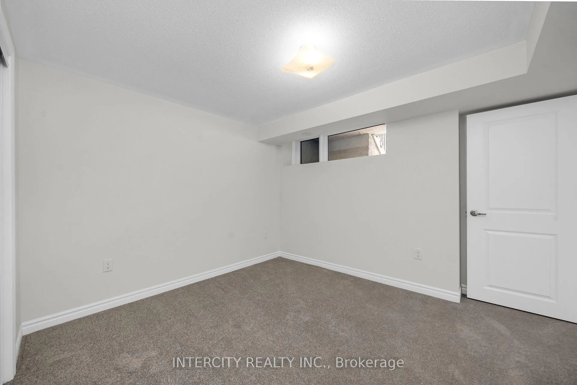 Photo 5 of Unit 40Z, 12 Savvy Lane, Caledon, Rural Caledon — HOMEH