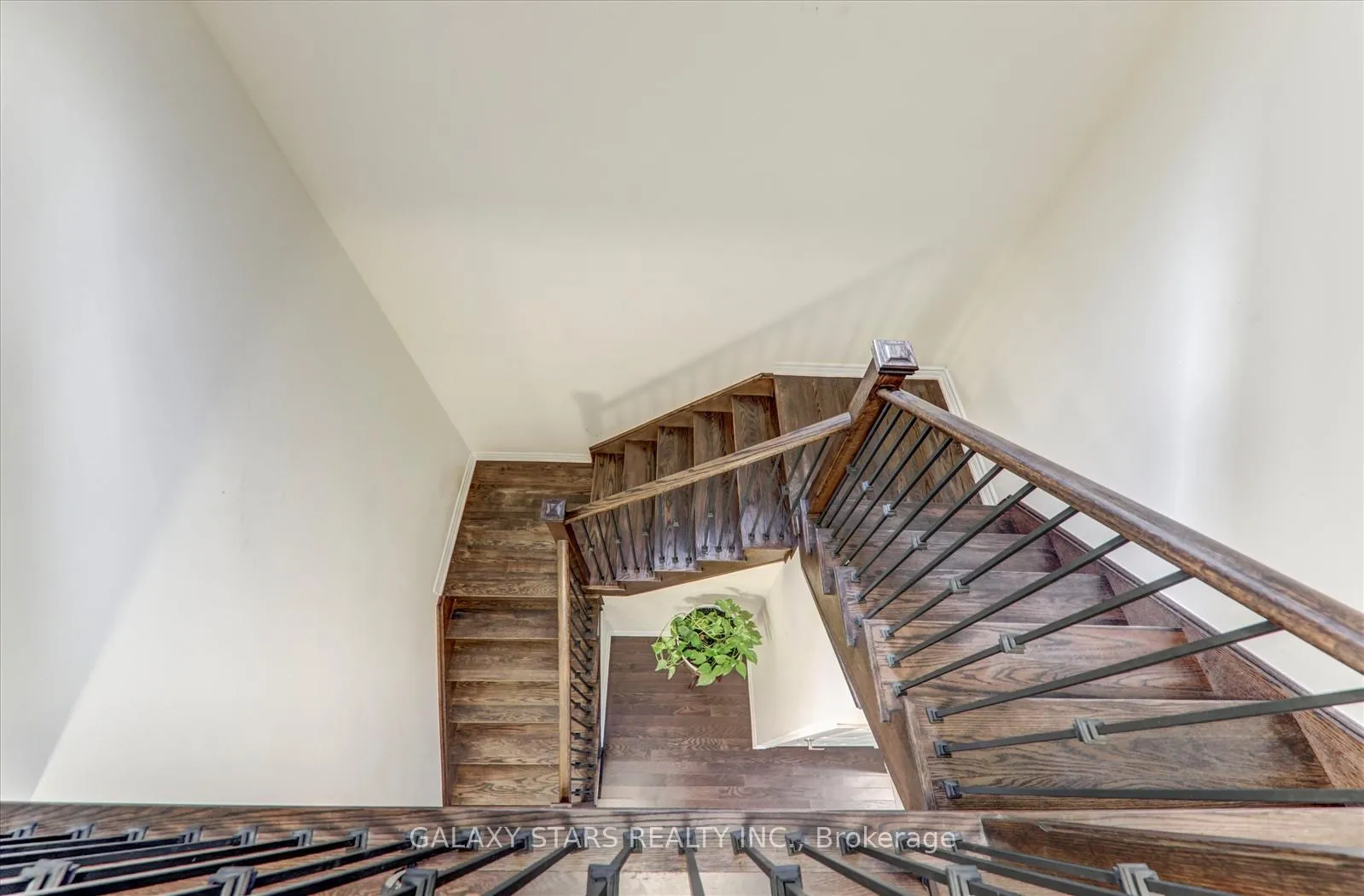 Photo 13 of 318 Fleetwood Drive, Oshawa, Eastdale — HOMEH