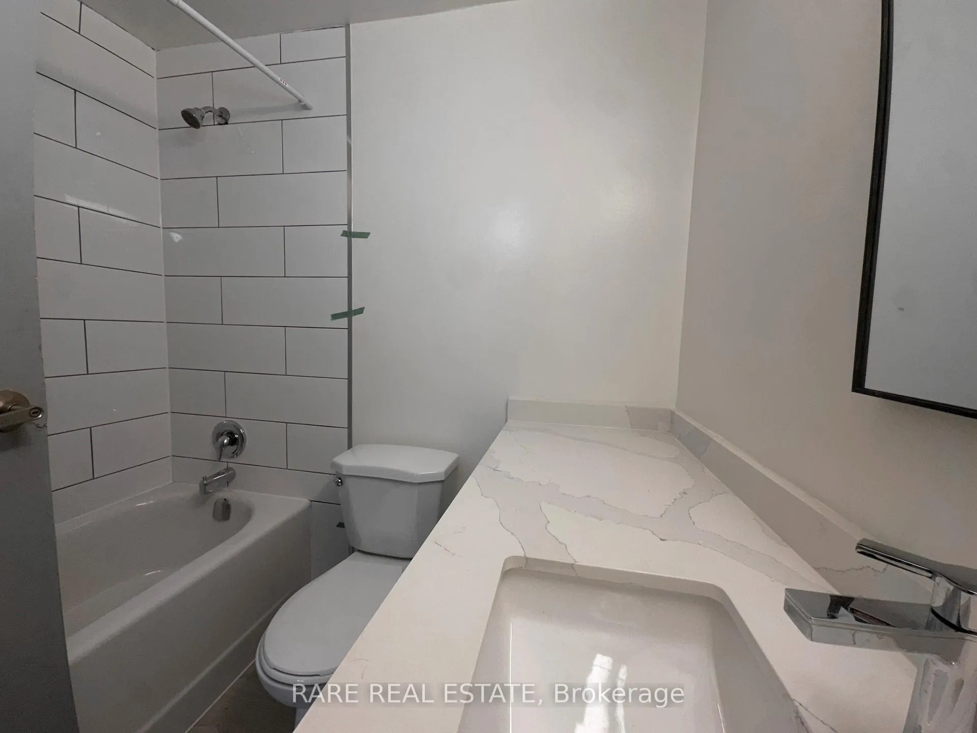Photo 2 of Unit 2, 99 Bellevue Avenue, Toronto, Kensington-Chinatown — HOMEH