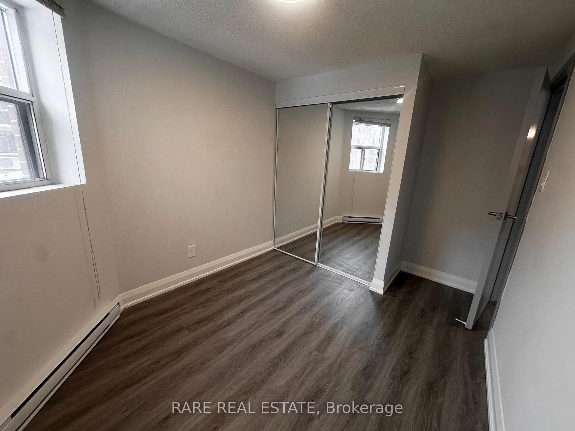 Photo 8 of Unit 2, 99 Bellevue Avenue, Toronto, Kensington-Chinatown — HOMEH
