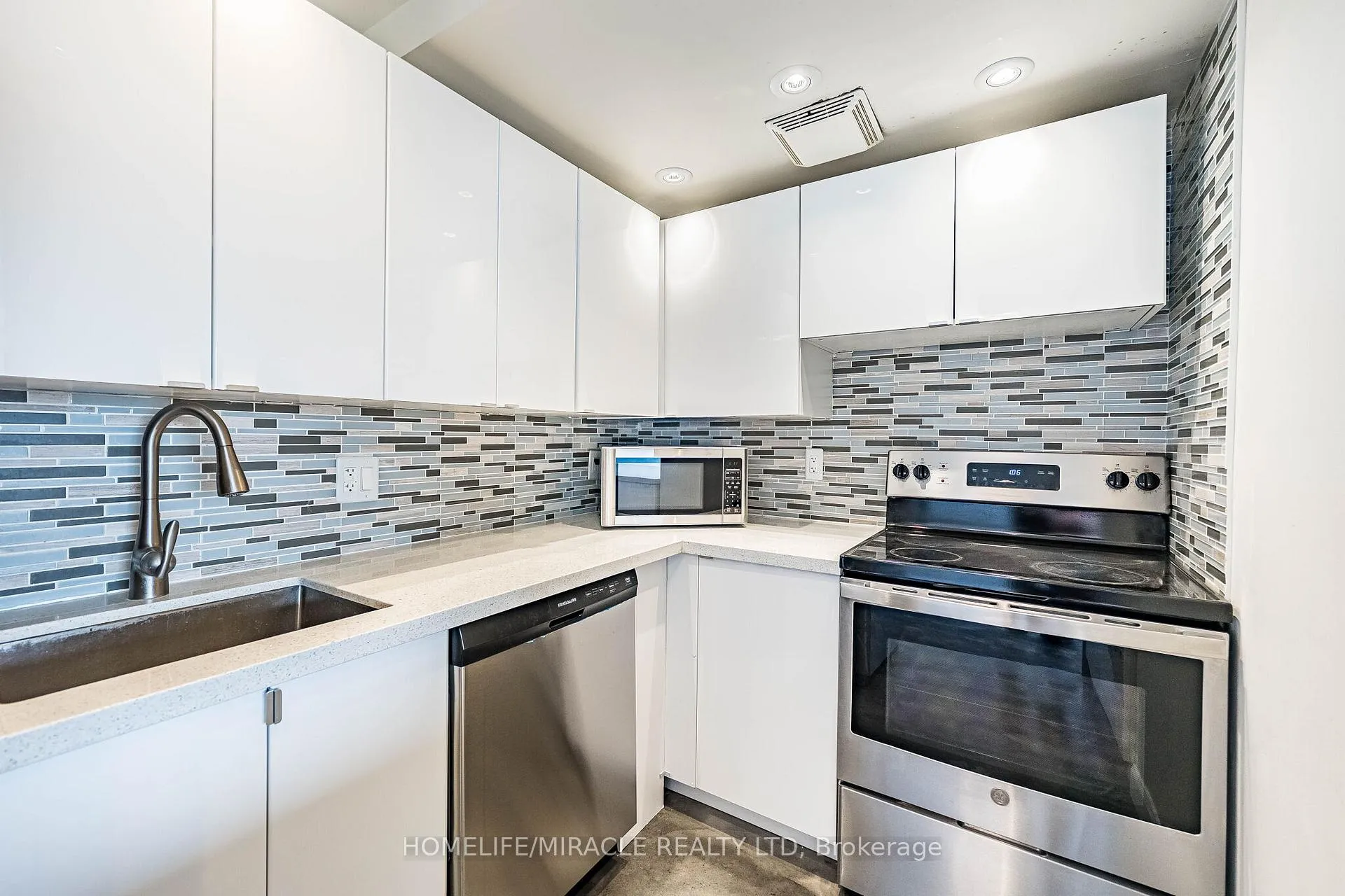 Photo 22 of Unit 1408, 150 Charlton Avenue E, Hamilton, Corktown — HOMEH