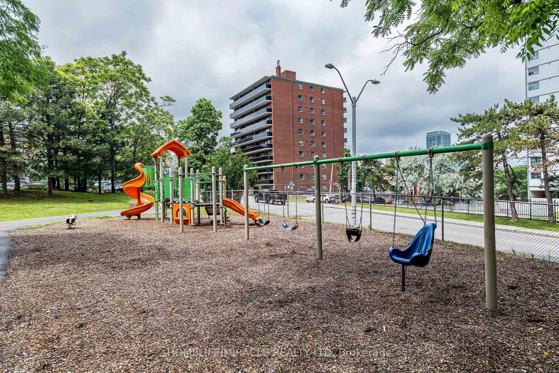 Photo 50 of Unit 1408, 150 Charlton Avenue E, Hamilton, Corktown — HOMEH
