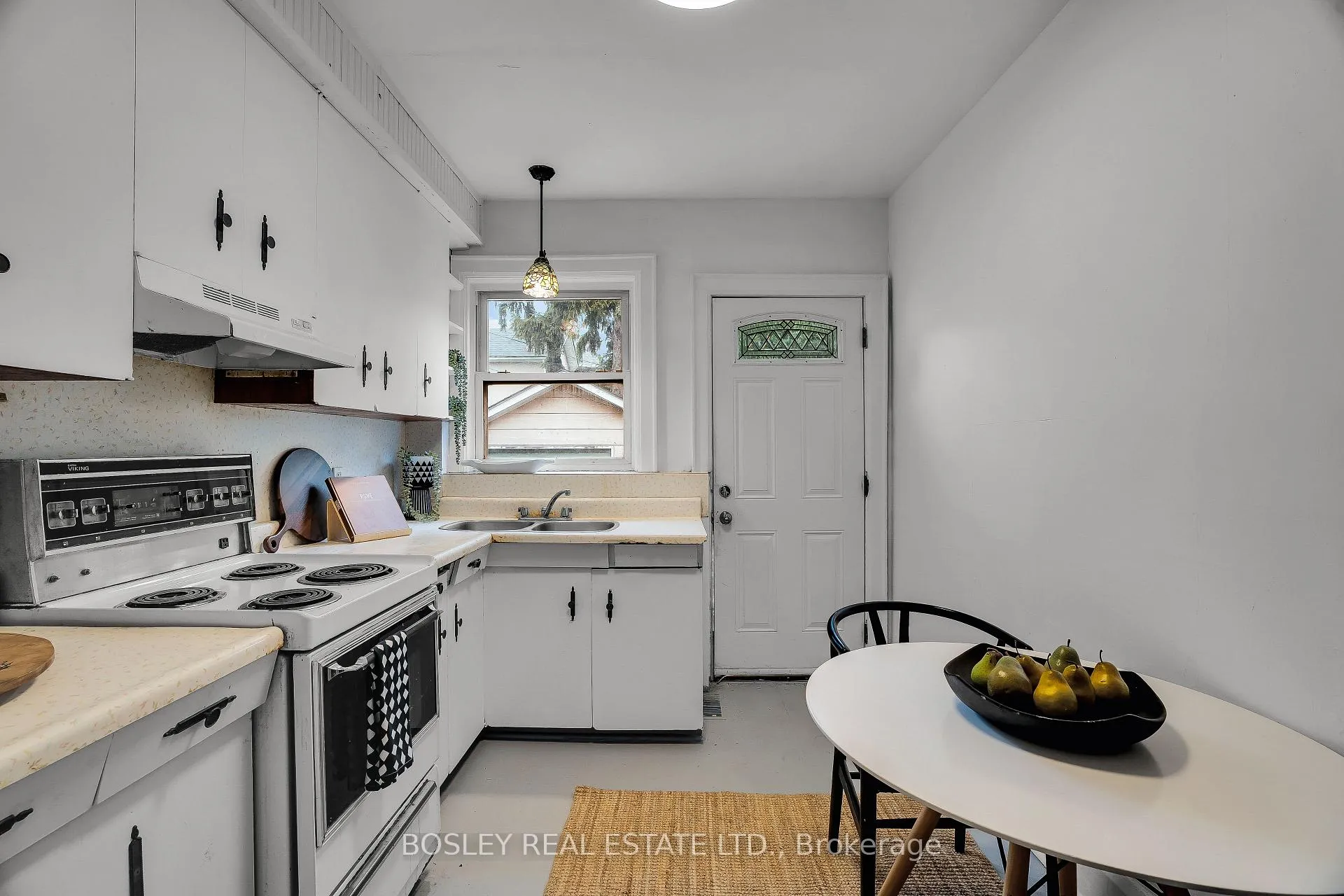 Photo 12 of 192 Belsize Drive, Toronto, Mount Pleasant East — HOMEH