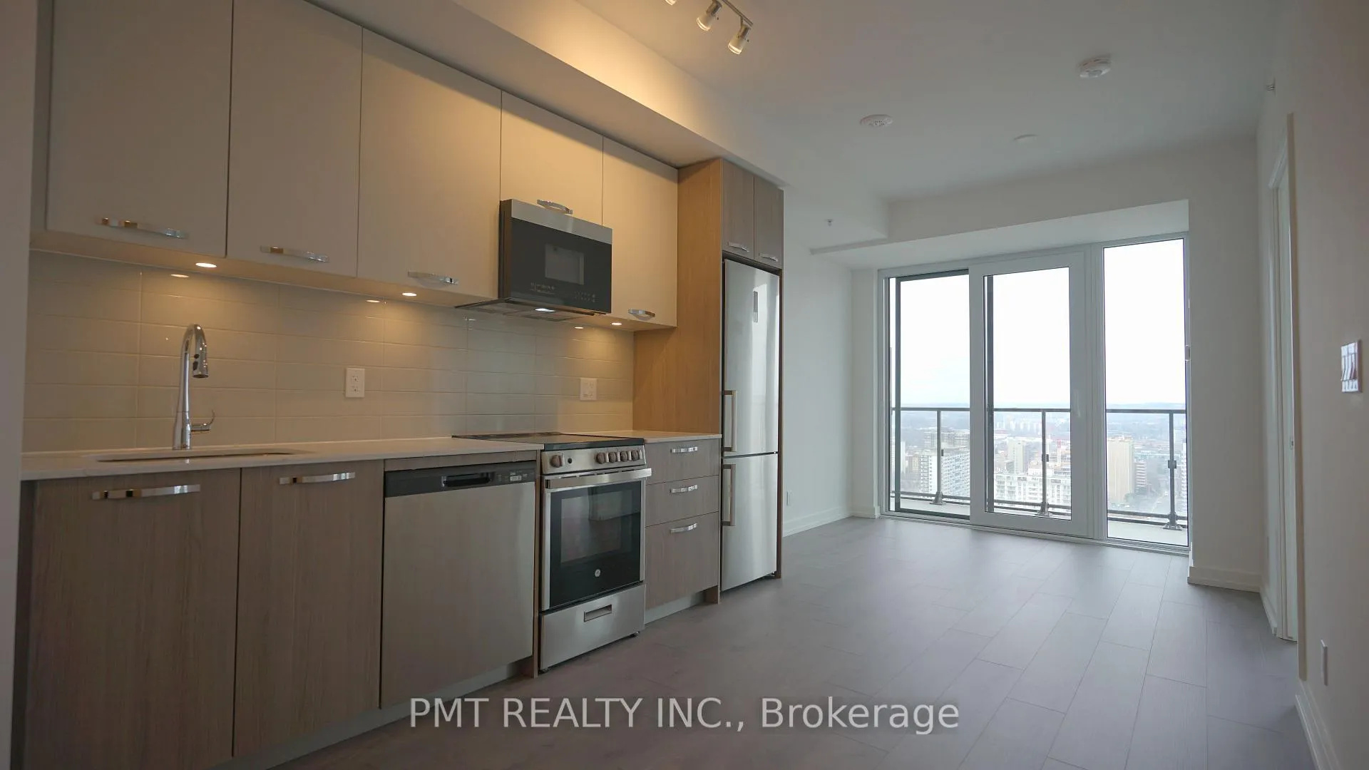 Photo 3 of Unit 3101, 75 James Street S, Hamilton, Corktown — HOMEH