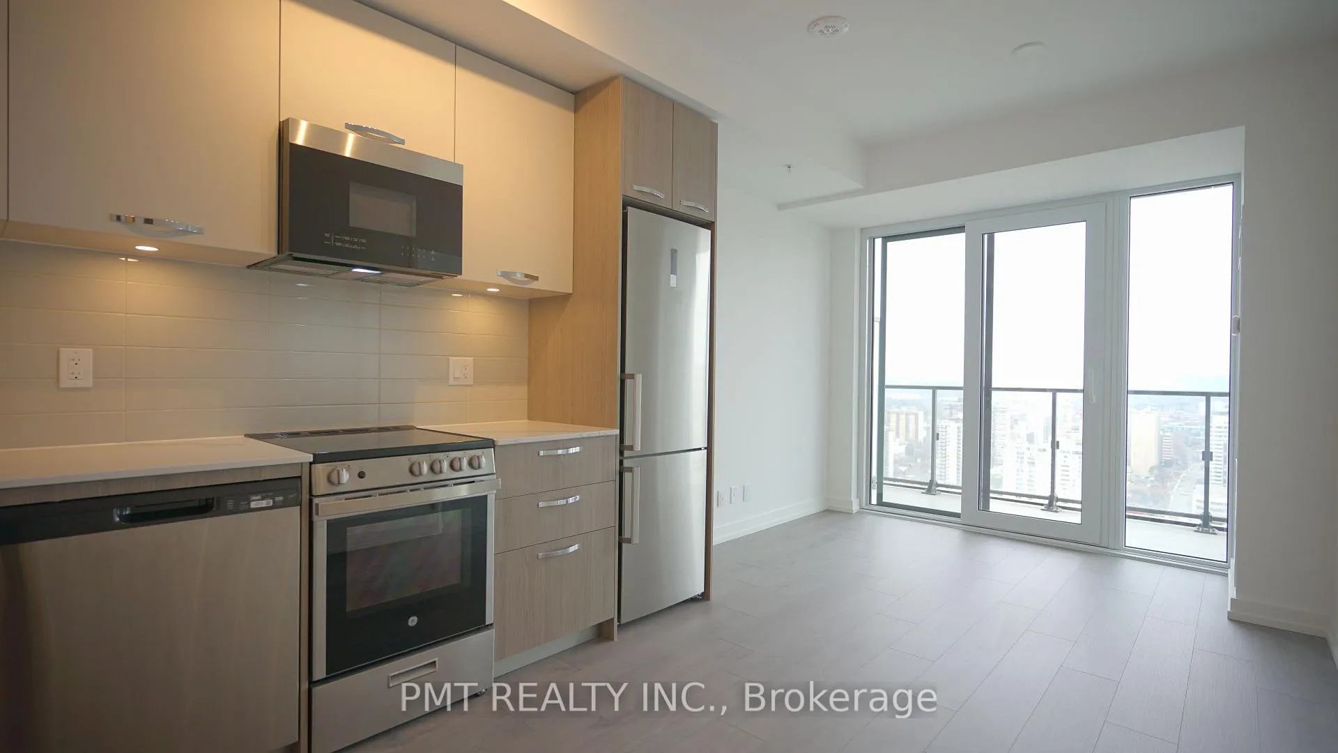 Photo 4 of Unit 3101, 75 James Street S, Hamilton, Corktown — HOMEH