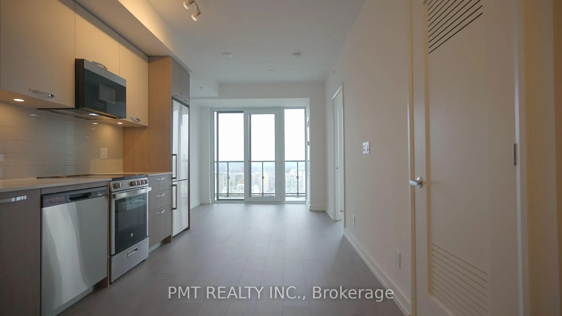 Photo 5 of Unit 3101, 75 James Street S, Hamilton, Corktown — HOMEH