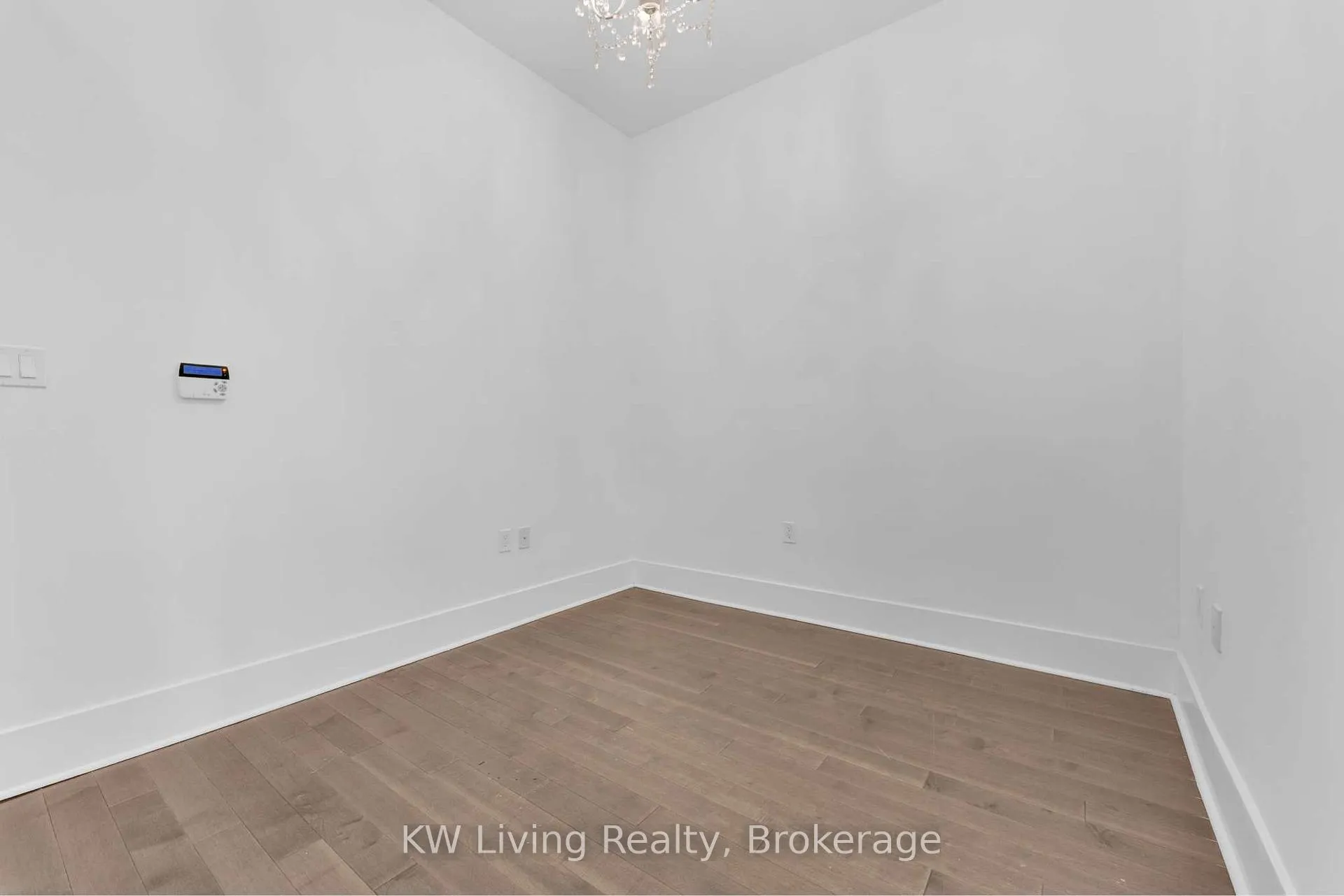 Photo 8 of Unit 828, 29 Queens Quay E, Toronto, Waterfront Communities — HOMEH