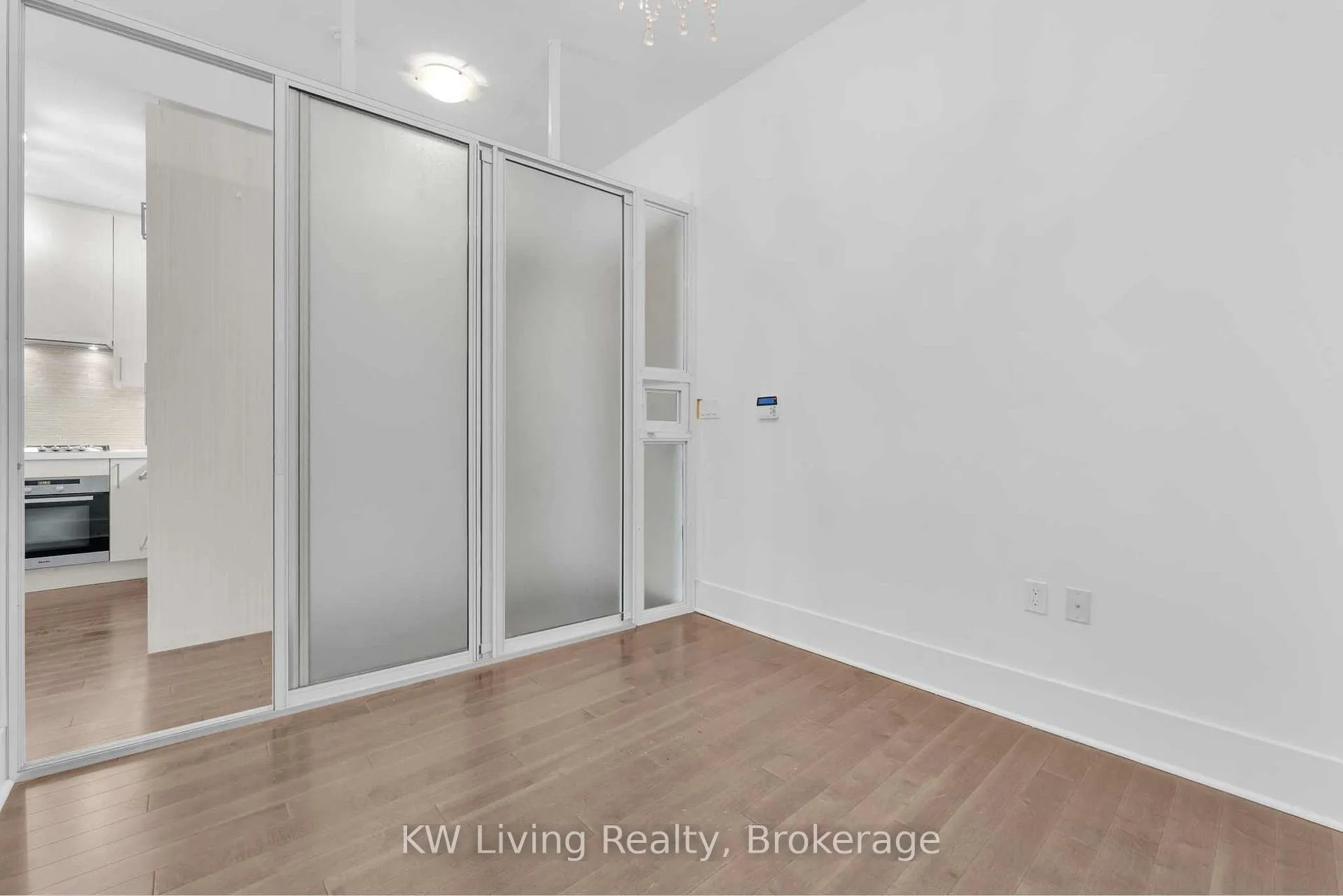 Photo 9 of Unit 828, 29 Queens Quay E, Toronto, Waterfront Communities — HOMEH