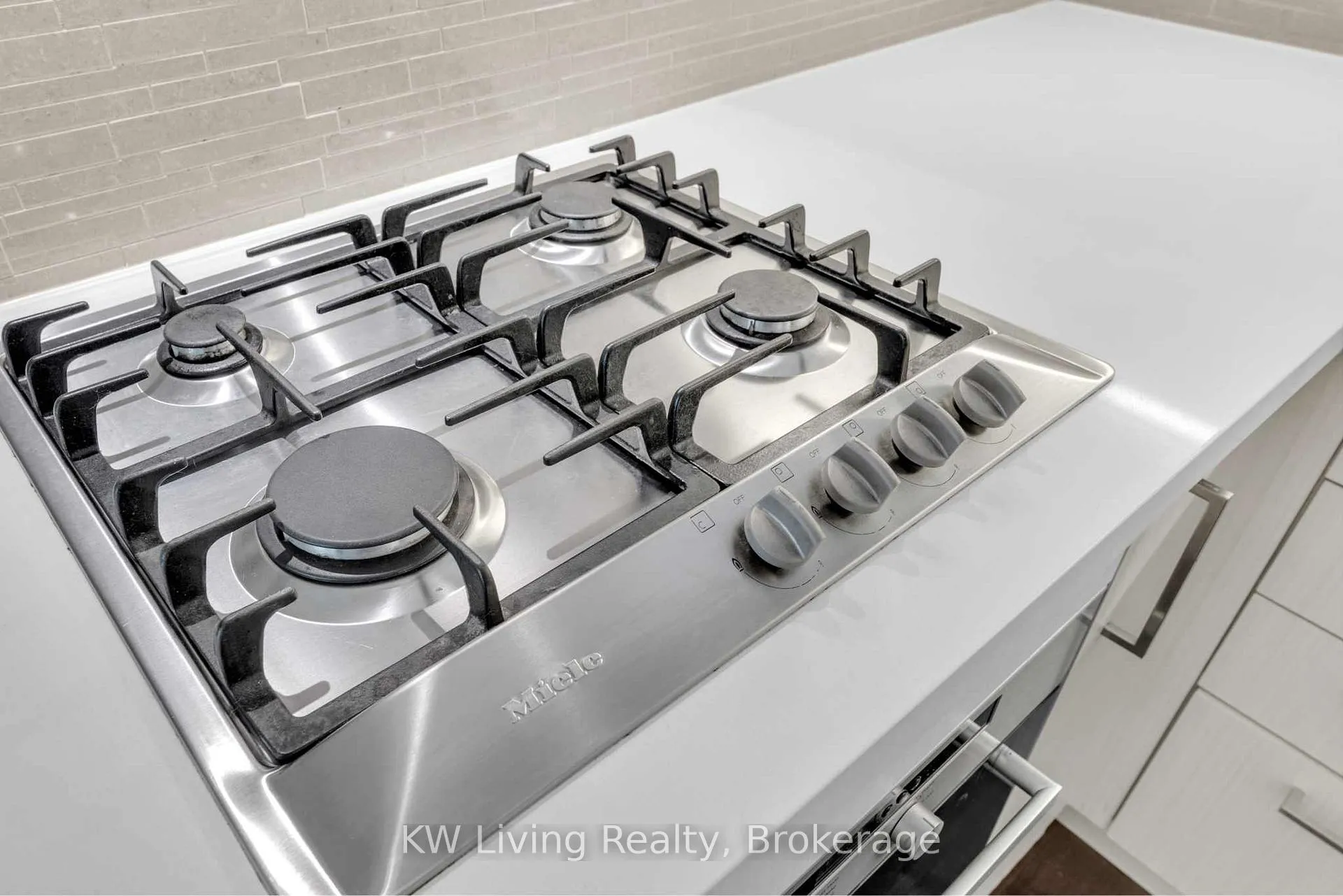 Photo 12 of Unit 828, 29 Queens Quay E, Toronto, Waterfront Communities — HOMEH