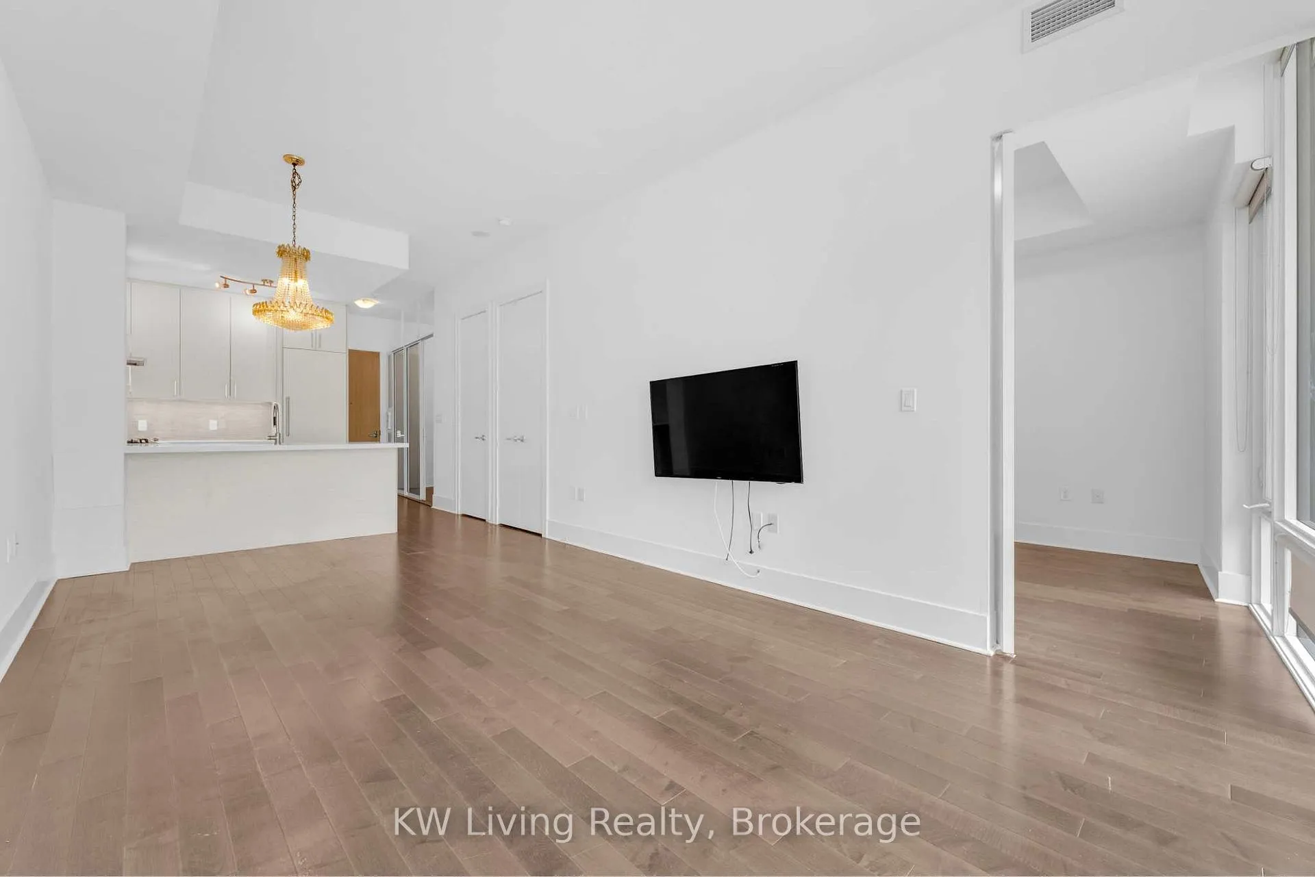 Photo 15 of Unit 828, 29 Queens Quay E, Toronto, Waterfront Communities — HOMEH