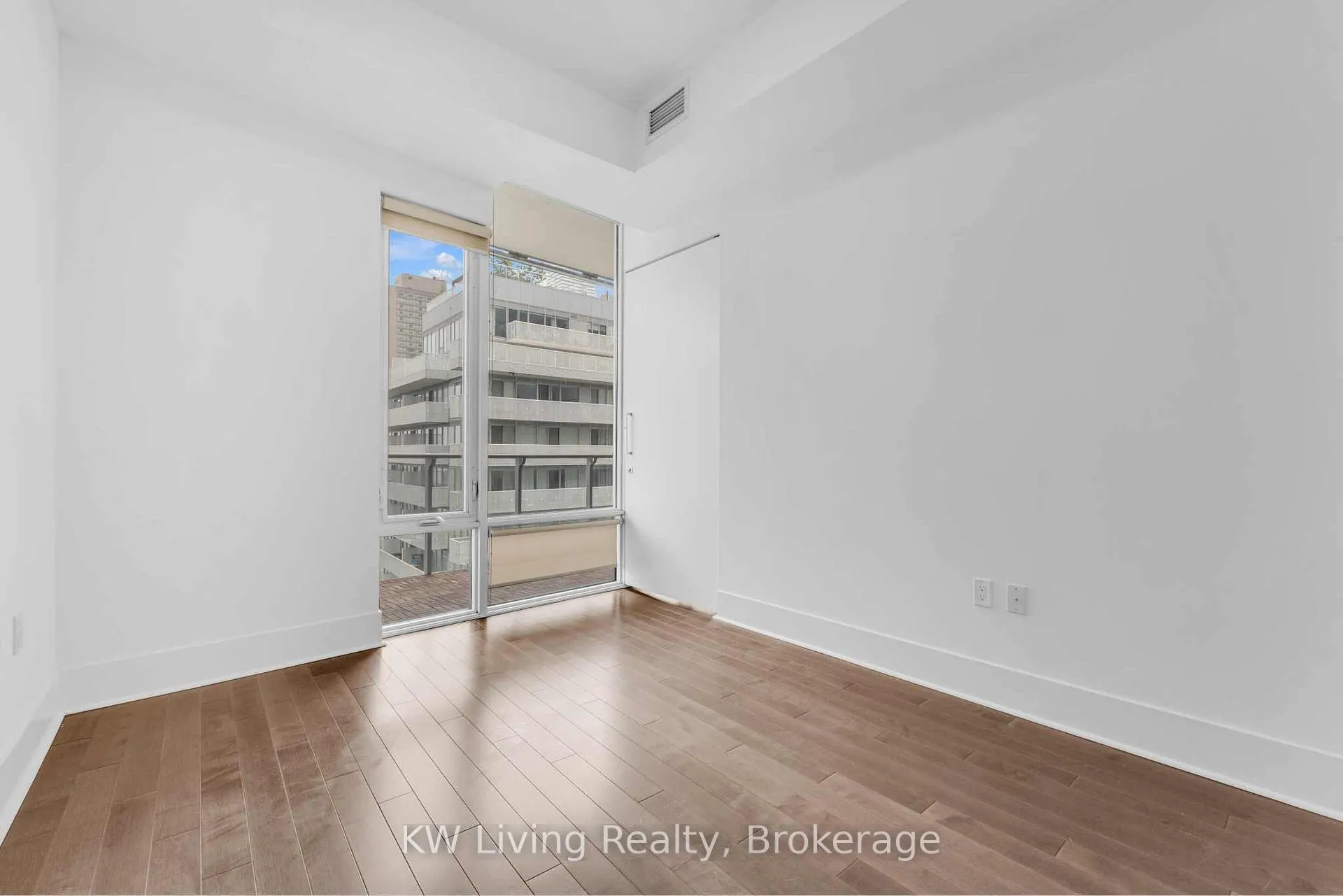 Photo 18 of Unit 828, 29 Queens Quay E, Toronto, Waterfront Communities — HOMEH