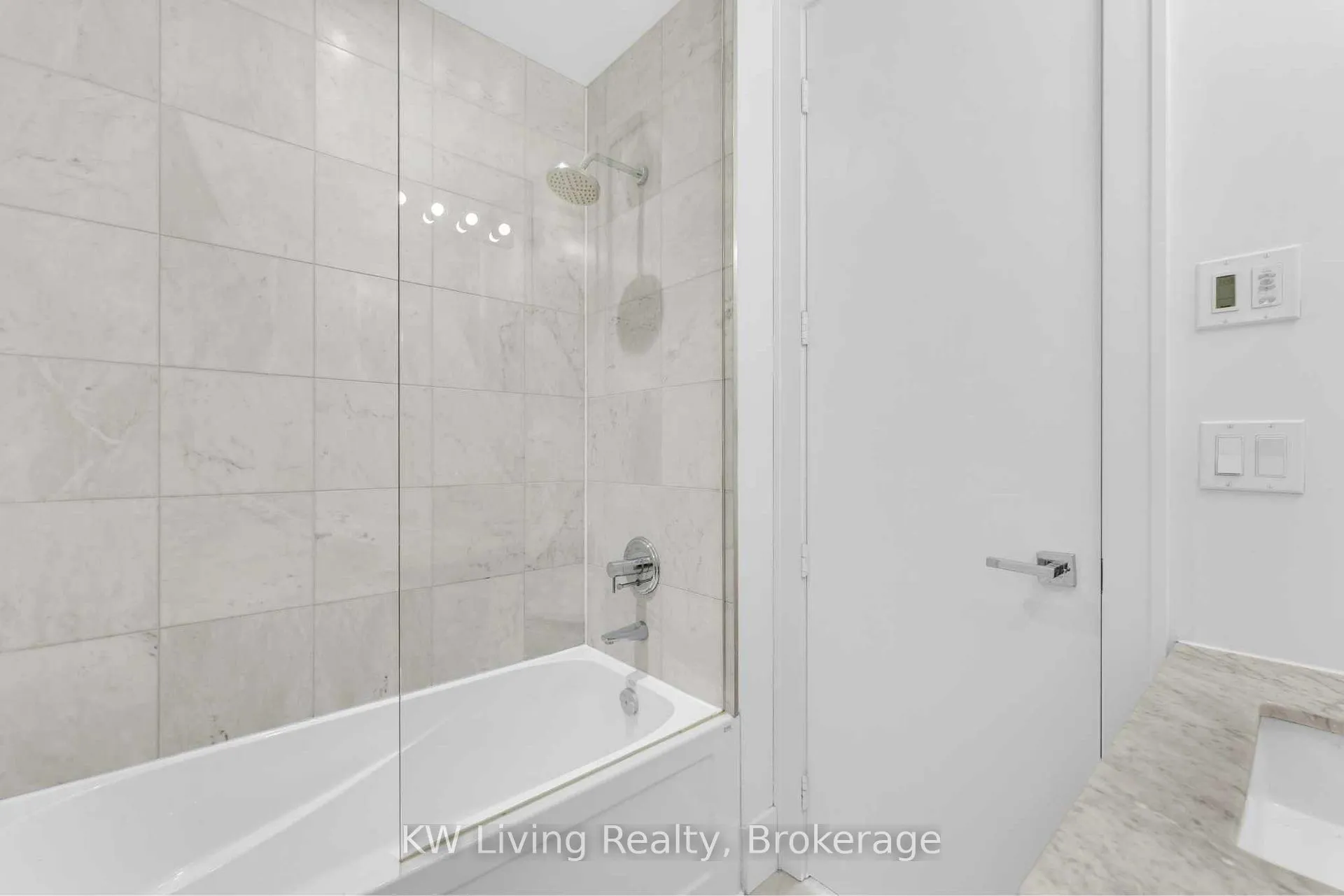 Photo 21 of Unit 828, 29 Queens Quay E, Toronto, Waterfront Communities — HOMEH