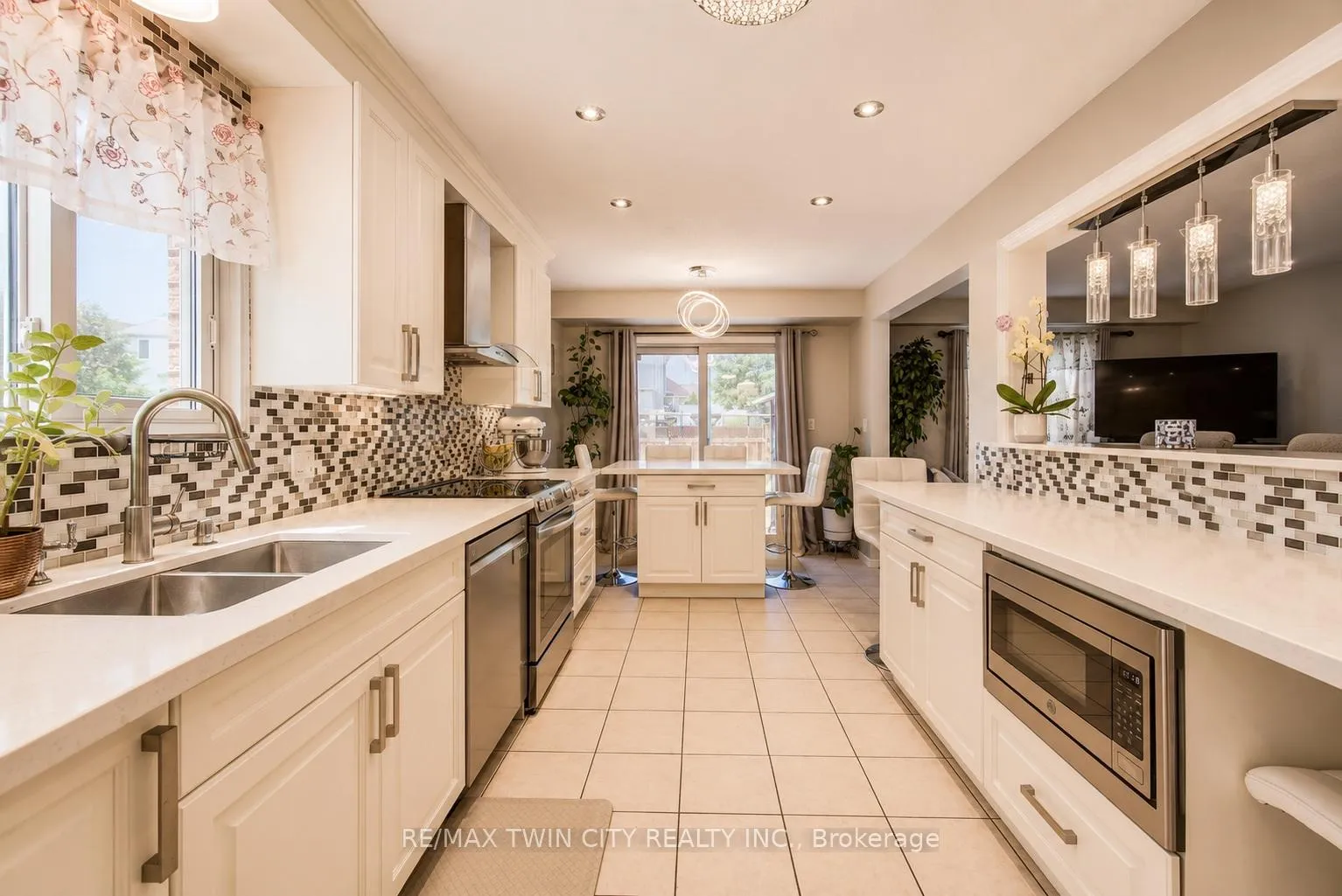 Photo 16 of 913 Copper Leaf Crescent, Kitchener, Trussler — HOMEH