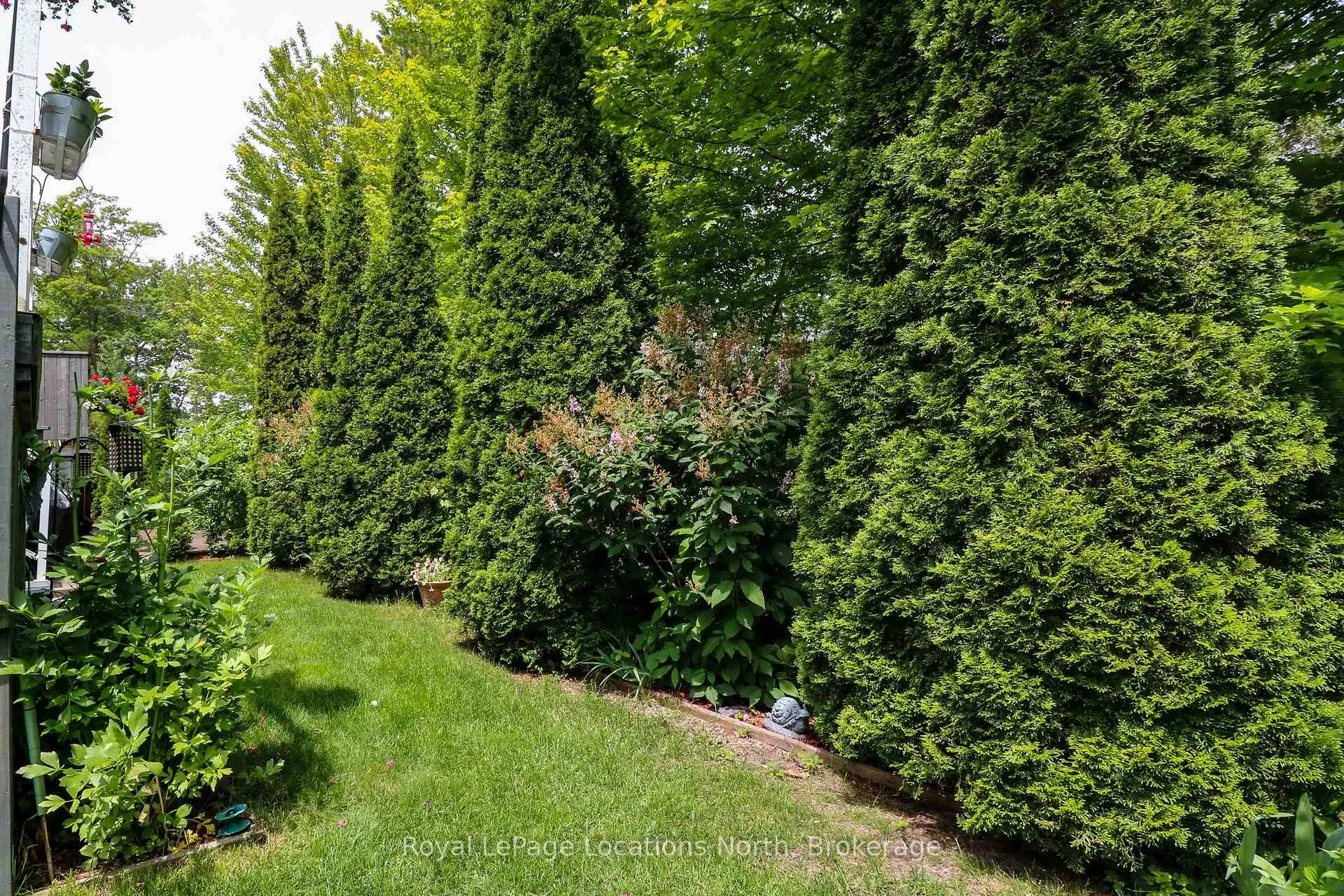 Photo 4 of 29 Savannah Crescent, Wasaga Beach — HOMEH
