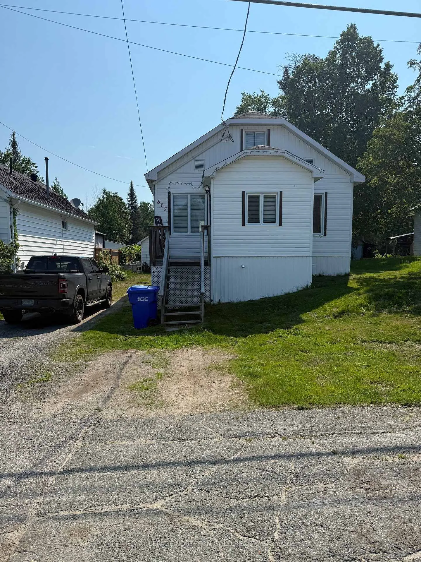 Front of 805 Government Road W