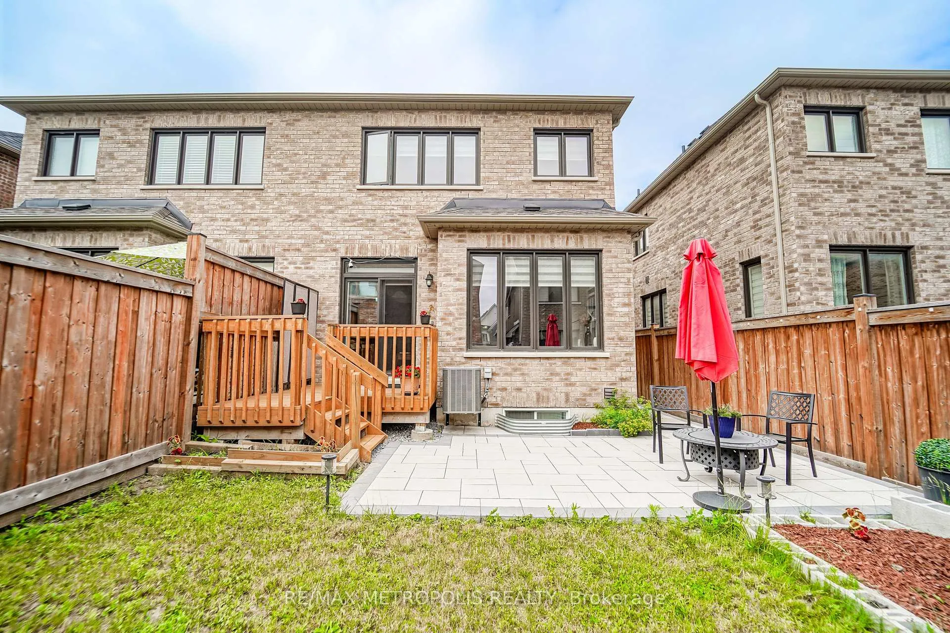 Photo 8 of 98 Laing Drive, Whitby, Rural Whitby — HOMEH
