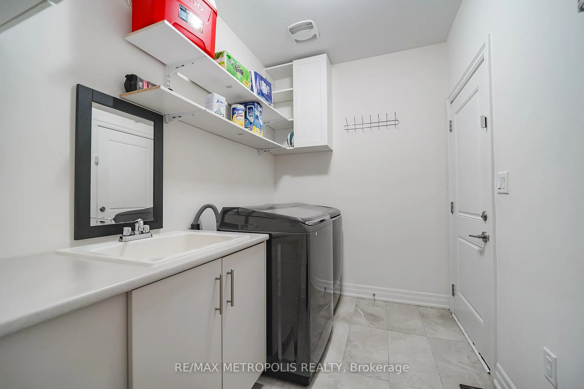 Photo 27 of 98 Laing Drive, Whitby, Rural Whitby — HOMEH