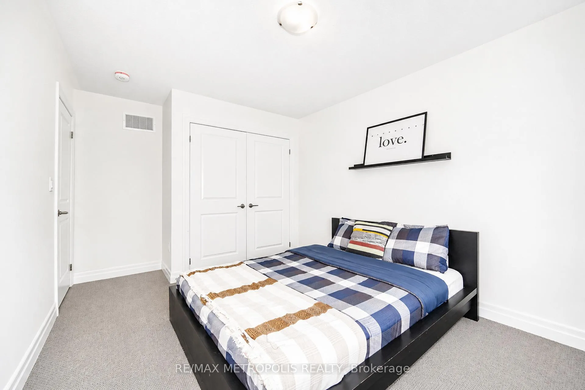 Photo 32 of 98 Laing Drive, Whitby, Rural Whitby — HOMEH