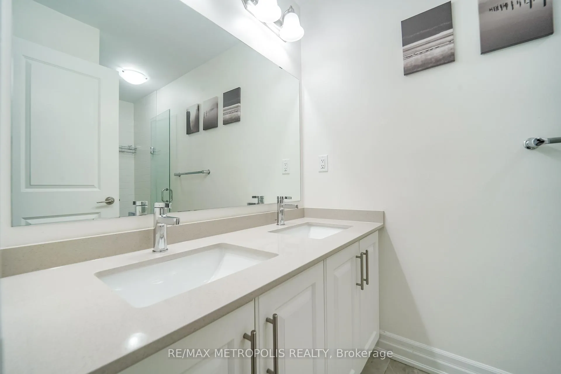 Photo 34 of 98 Laing Drive, Whitby, Rural Whitby — HOMEH