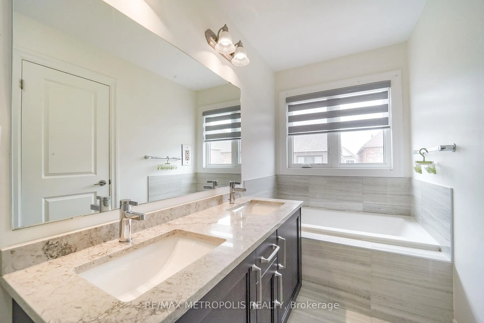 Photo 39 of 98 Laing Drive, Whitby, Rural Whitby — HOMEH