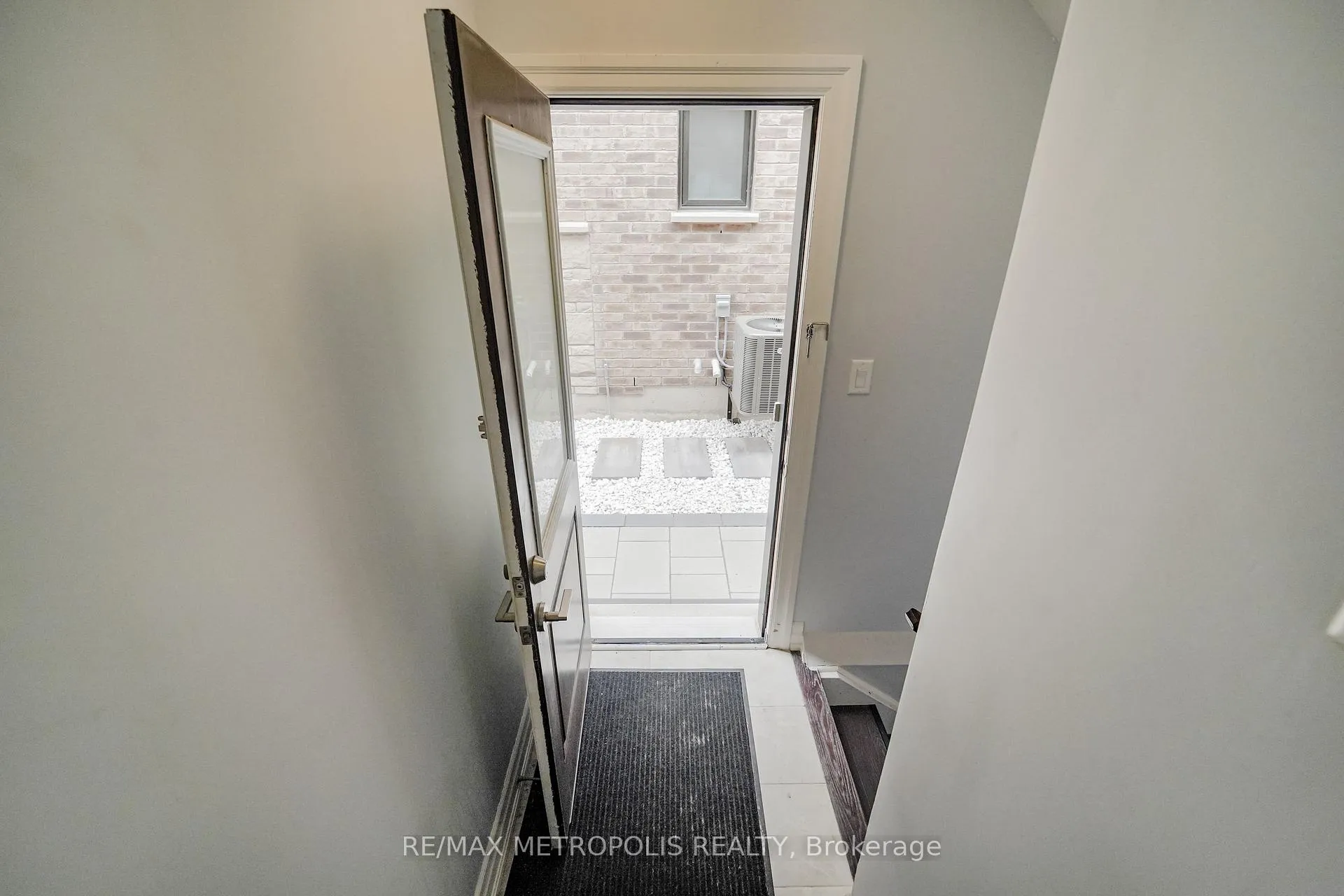 Photo 50 of 98 Laing Drive, Whitby, Rural Whitby — HOMEH