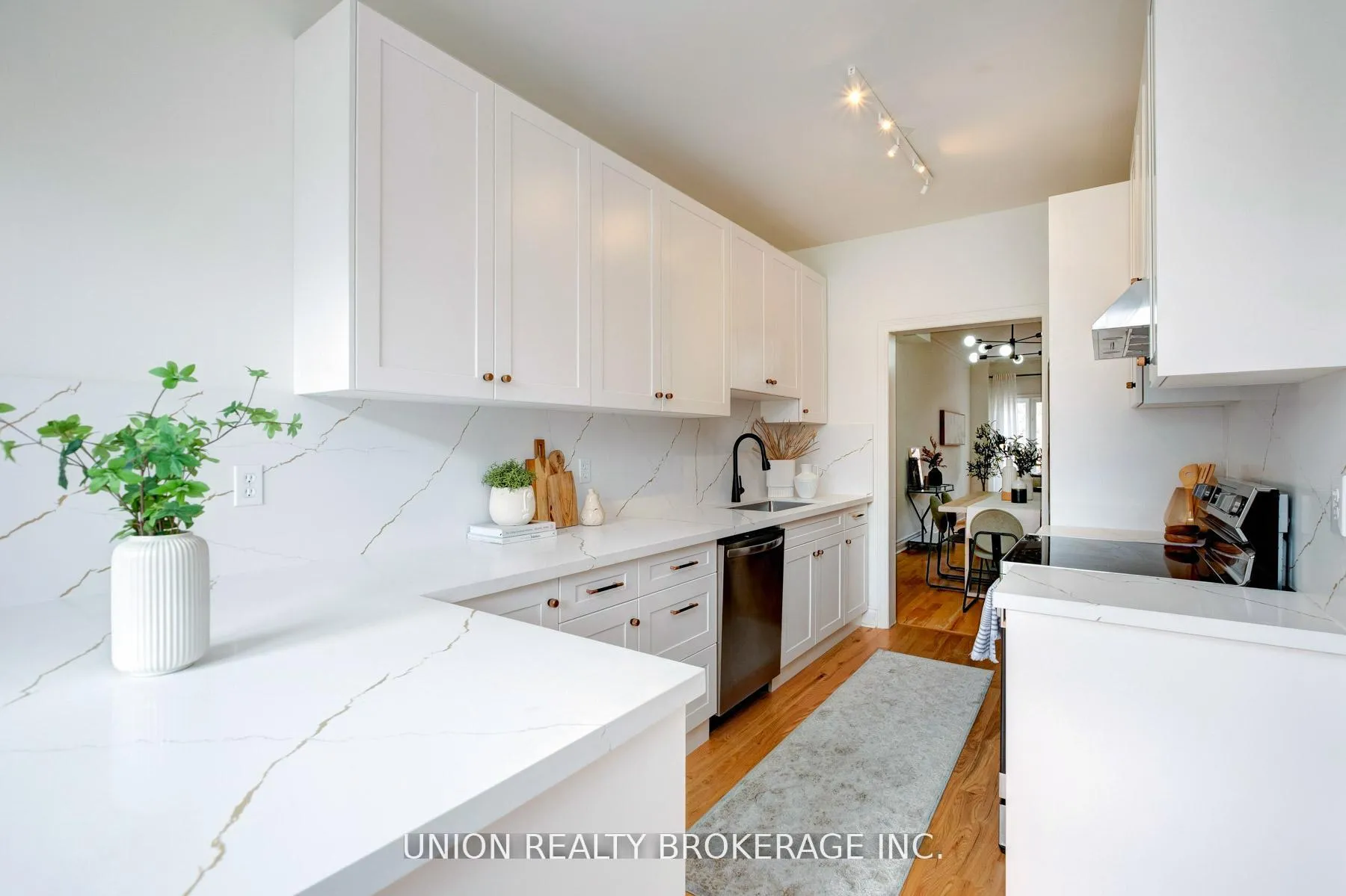 Photo 4 of 59D Woodbine Avenue, Toronto, The Beaches — HOMEH