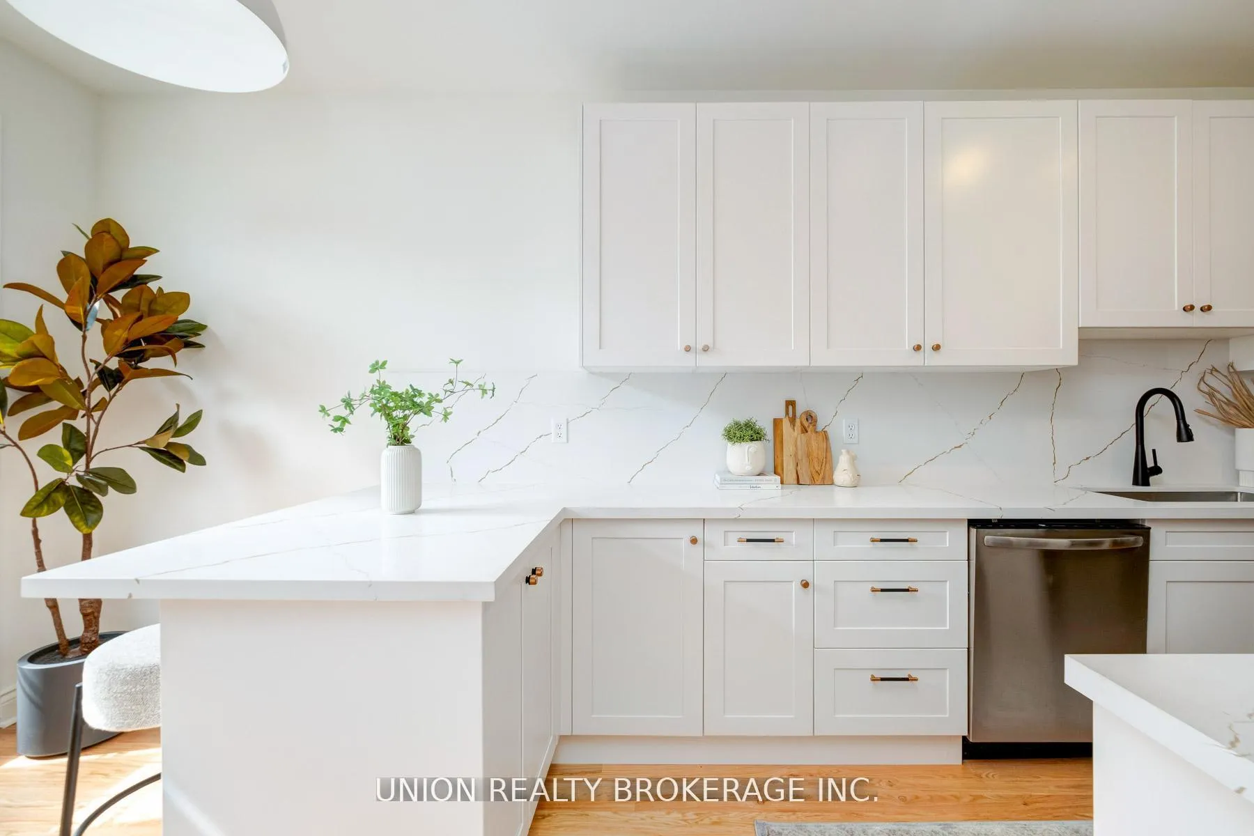 Photo 7 of 59D Woodbine Avenue, Toronto, The Beaches — HOMEH