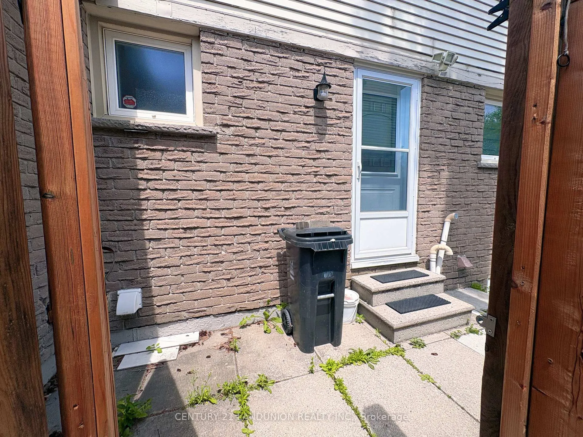 Photo 2 of Basement 94 Campania Crescent, Scarborough, Milliken — HOMEH