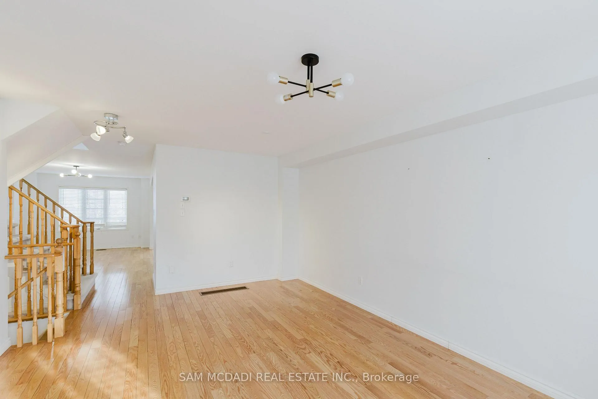 Photo 3 of 1260 Lamont Crescent, Milton, Clarke — HOMEH